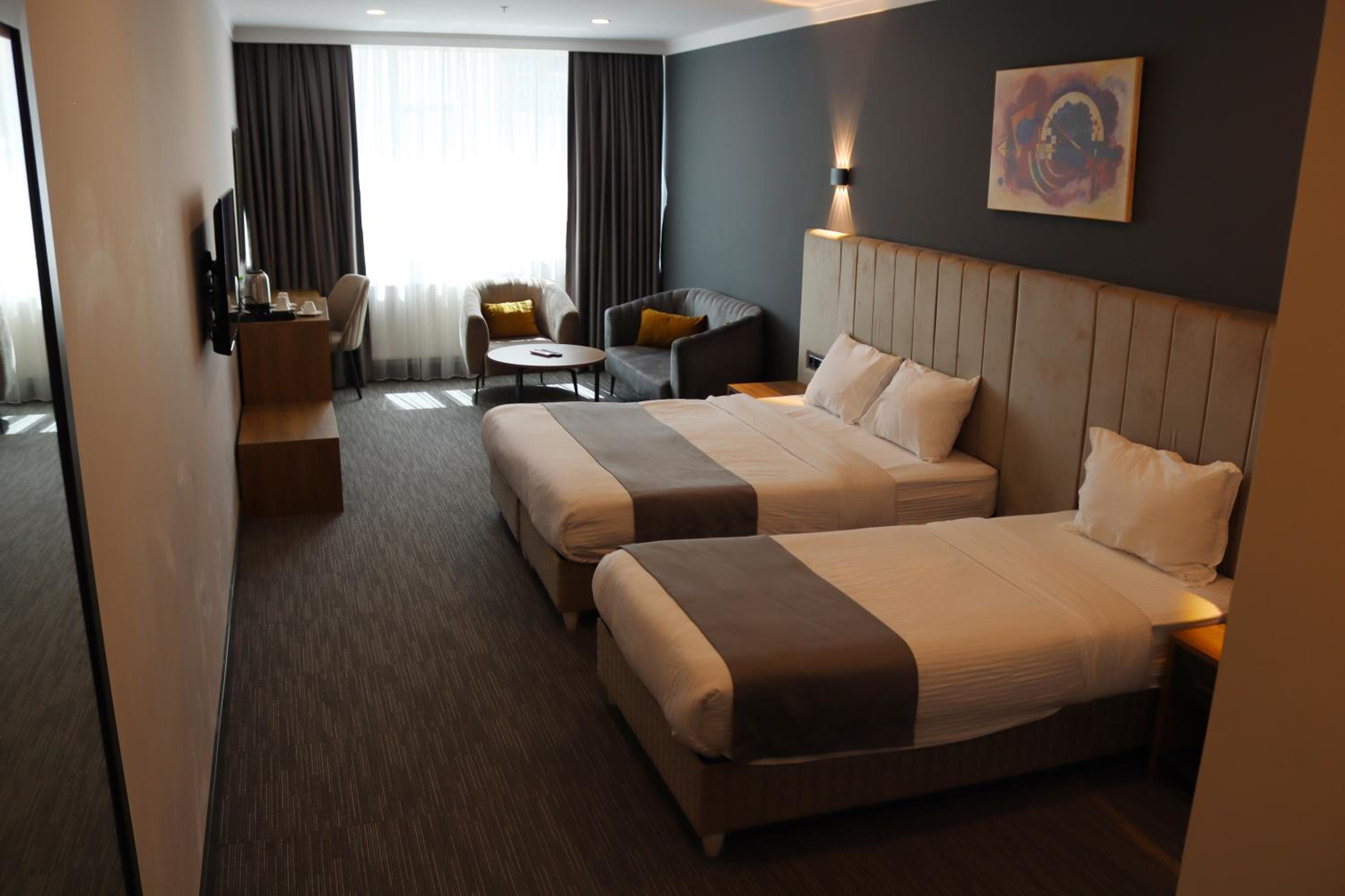Deluxe Triple Room photo 1