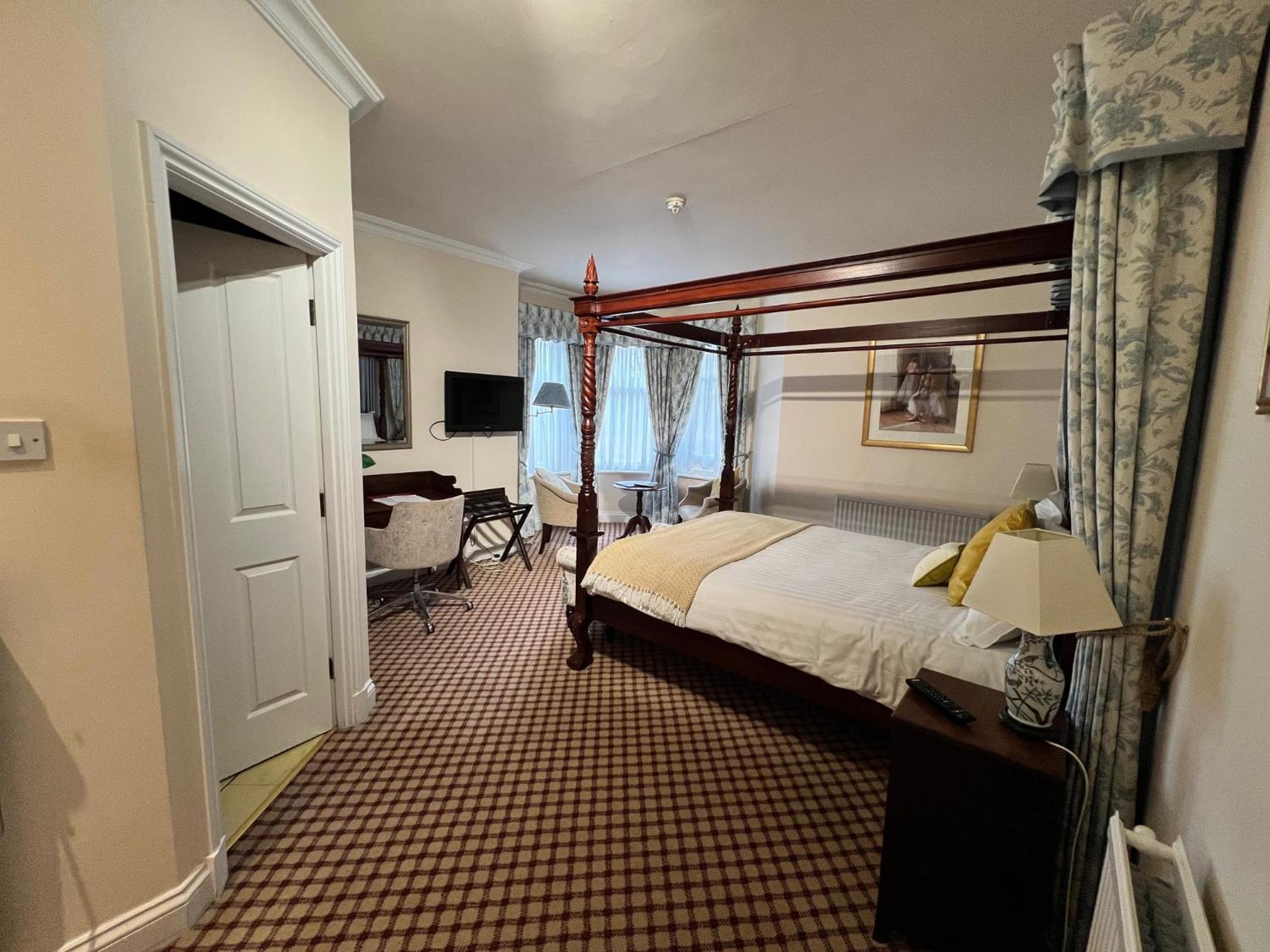 Four Poster Double Room - Photo 3