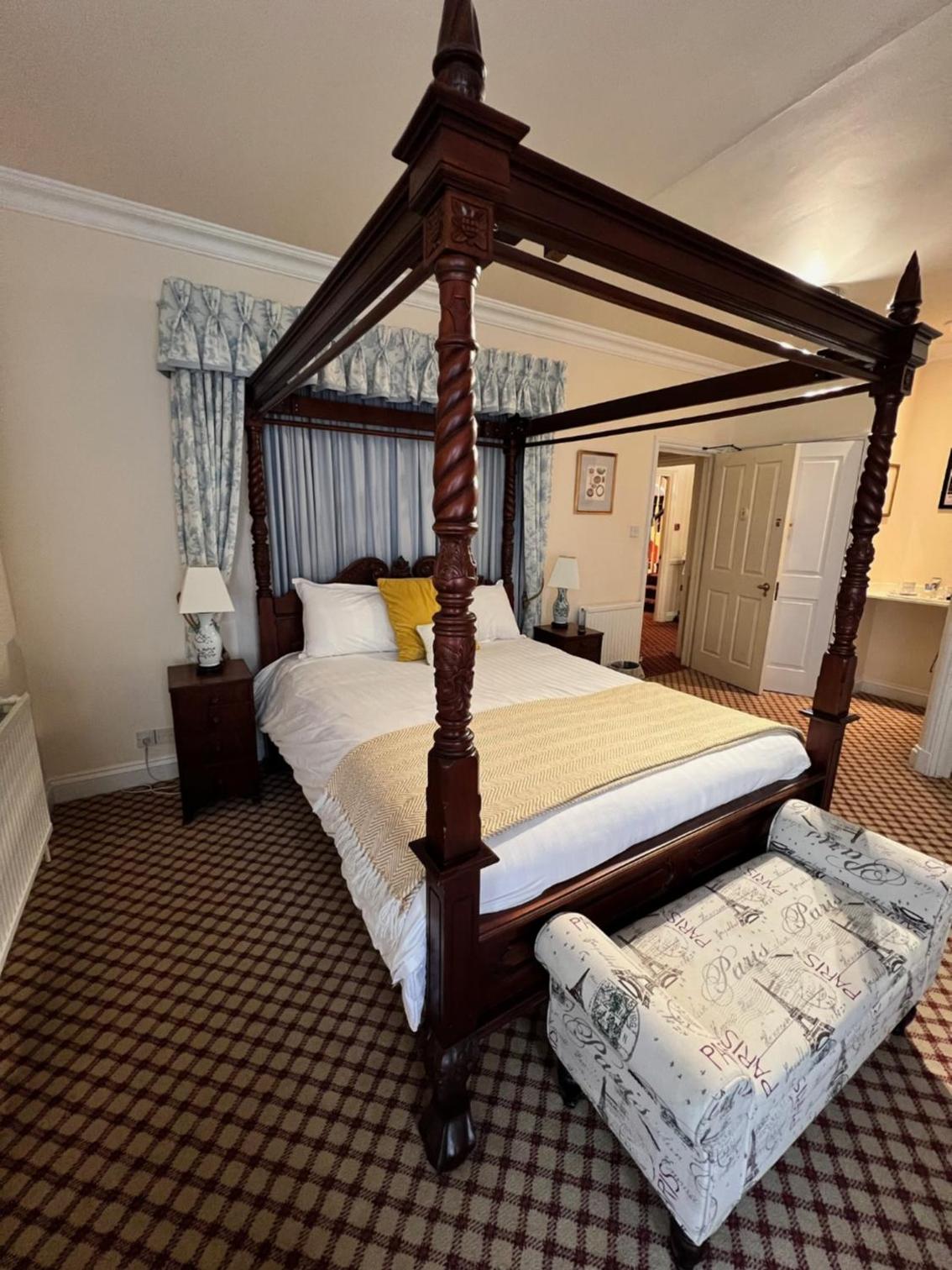 Four Poster Double Room - Photo 4