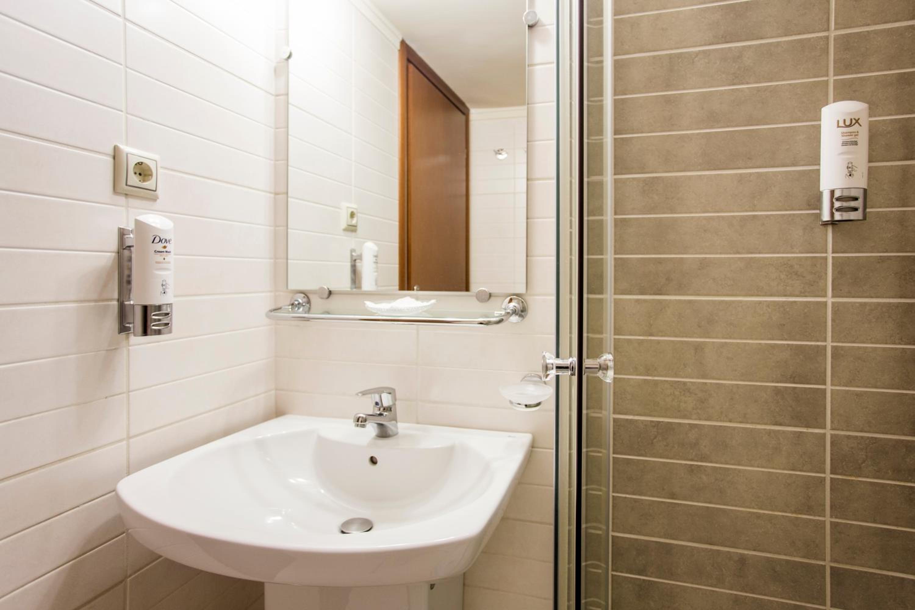 Single Room - Photo 8