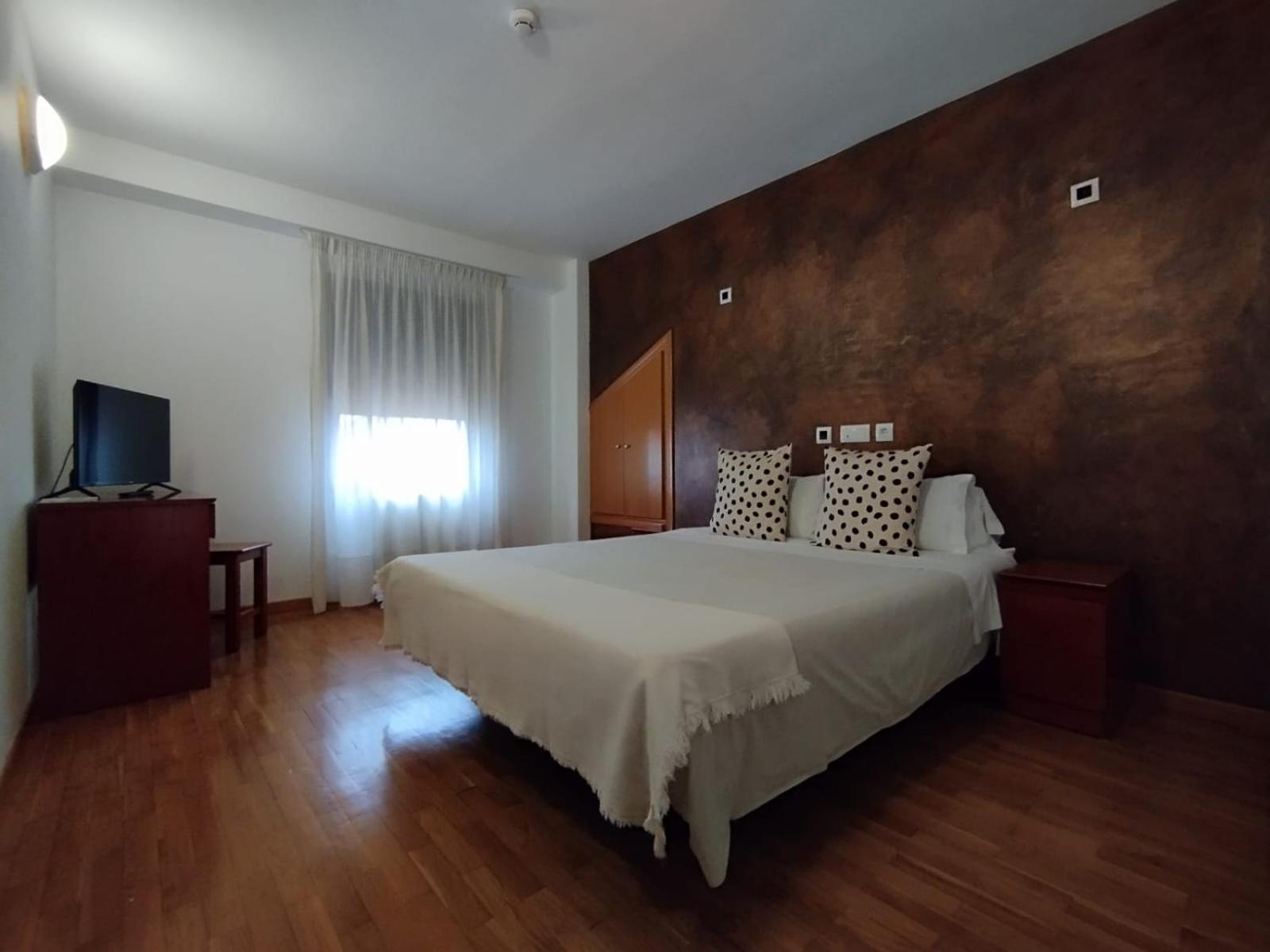 Standard Queen Room photo 2