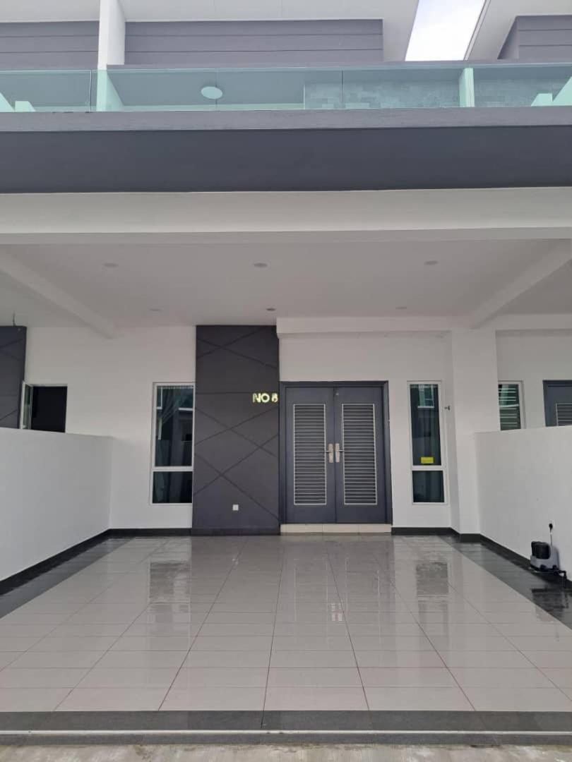 Holiday Homestay - Different Location