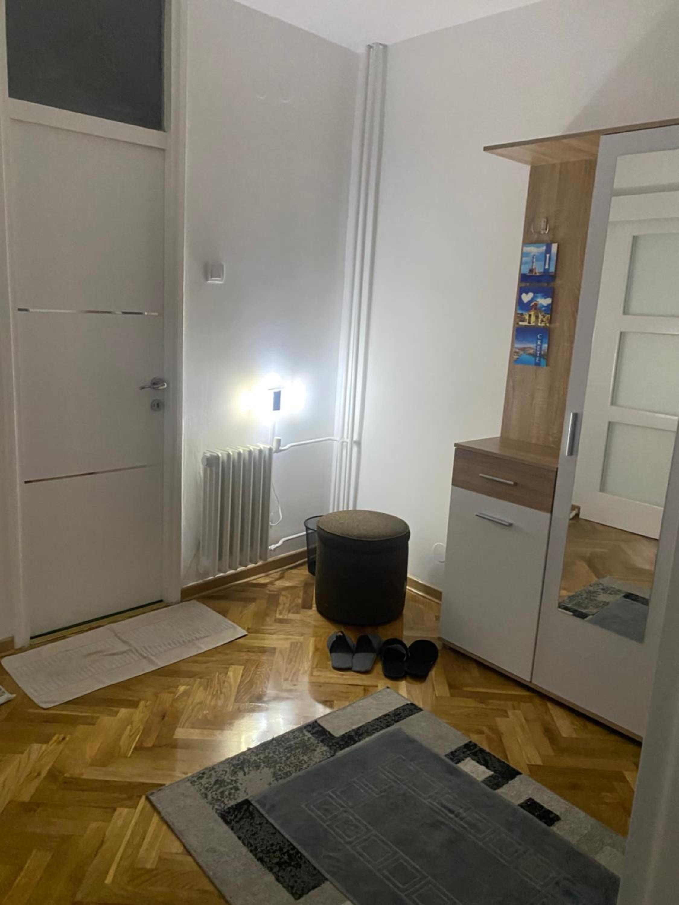 One-Bedroom Apartment photo 2