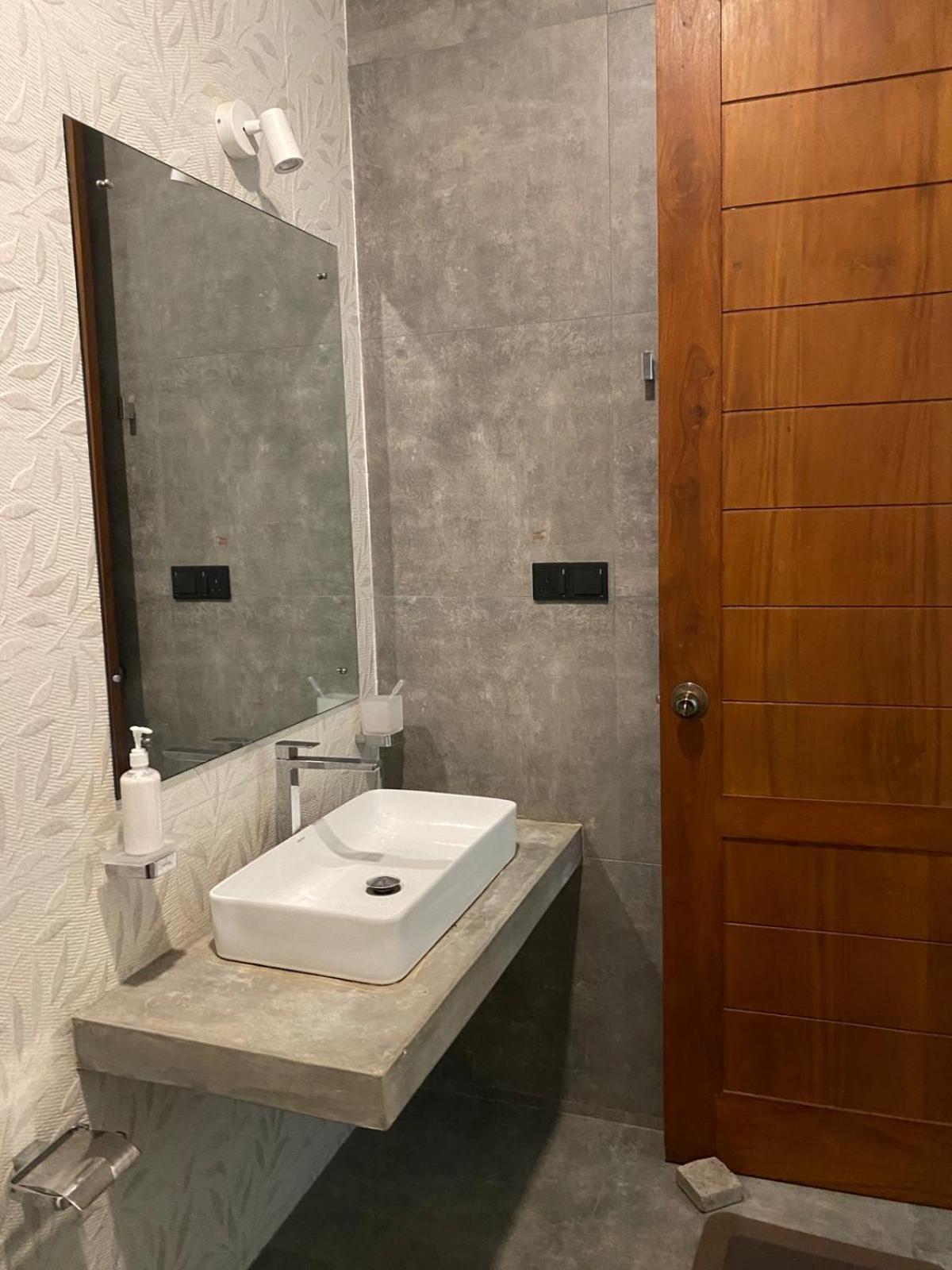 Standard Double Room With Fan photo 3