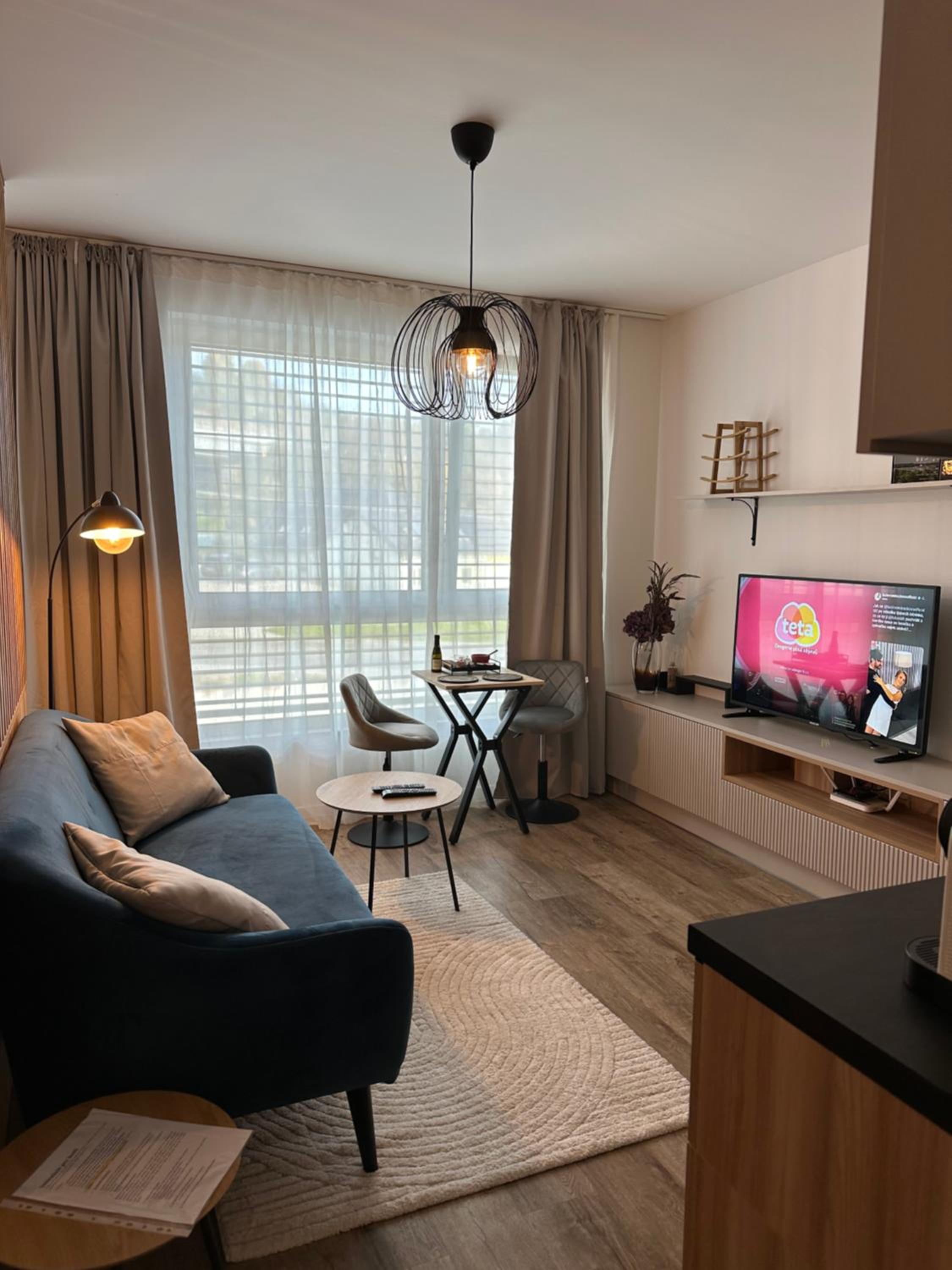 One-Bedroom Apartment photo 1