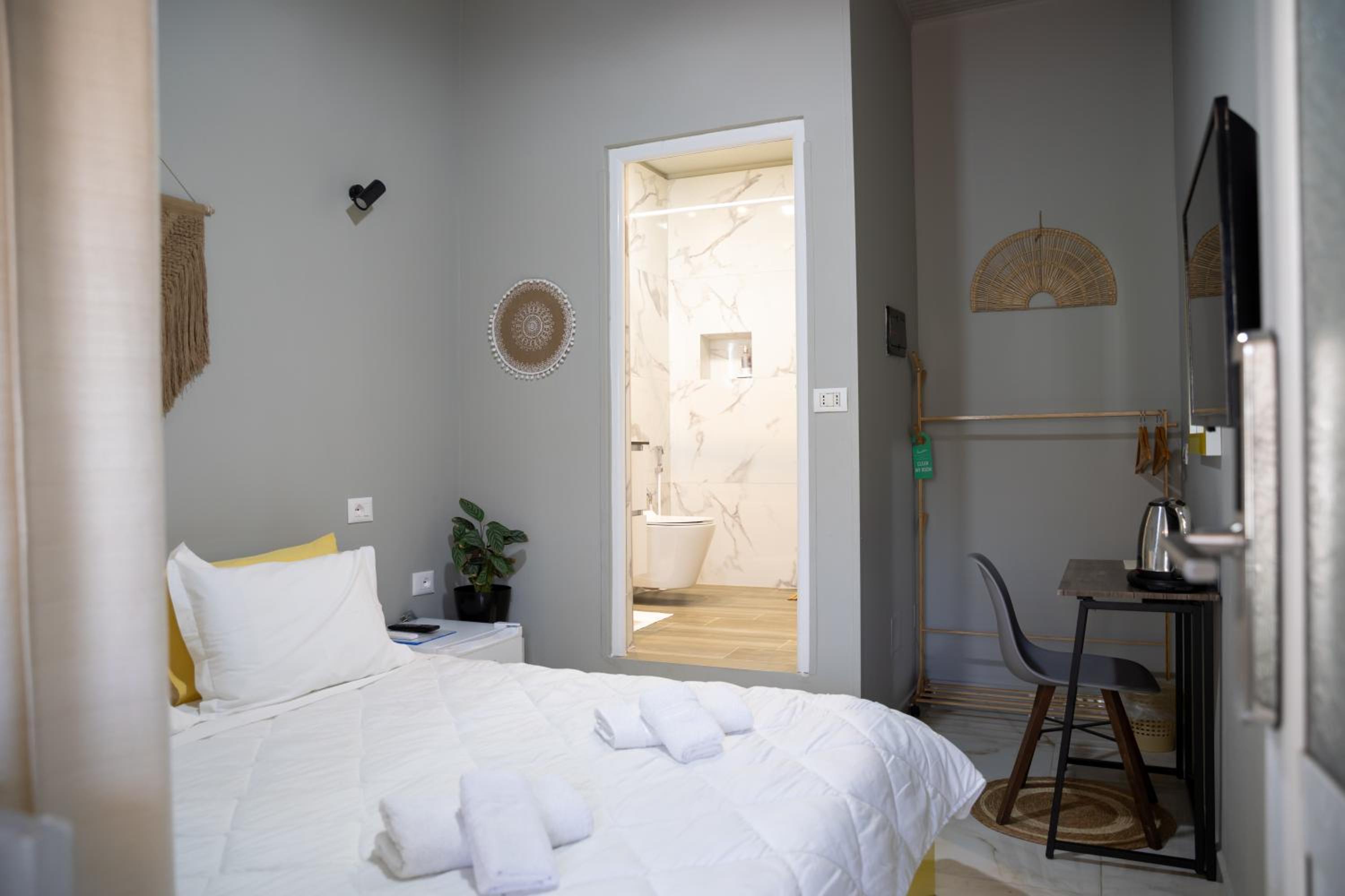 Double Room with Private Bathroom photo 1
