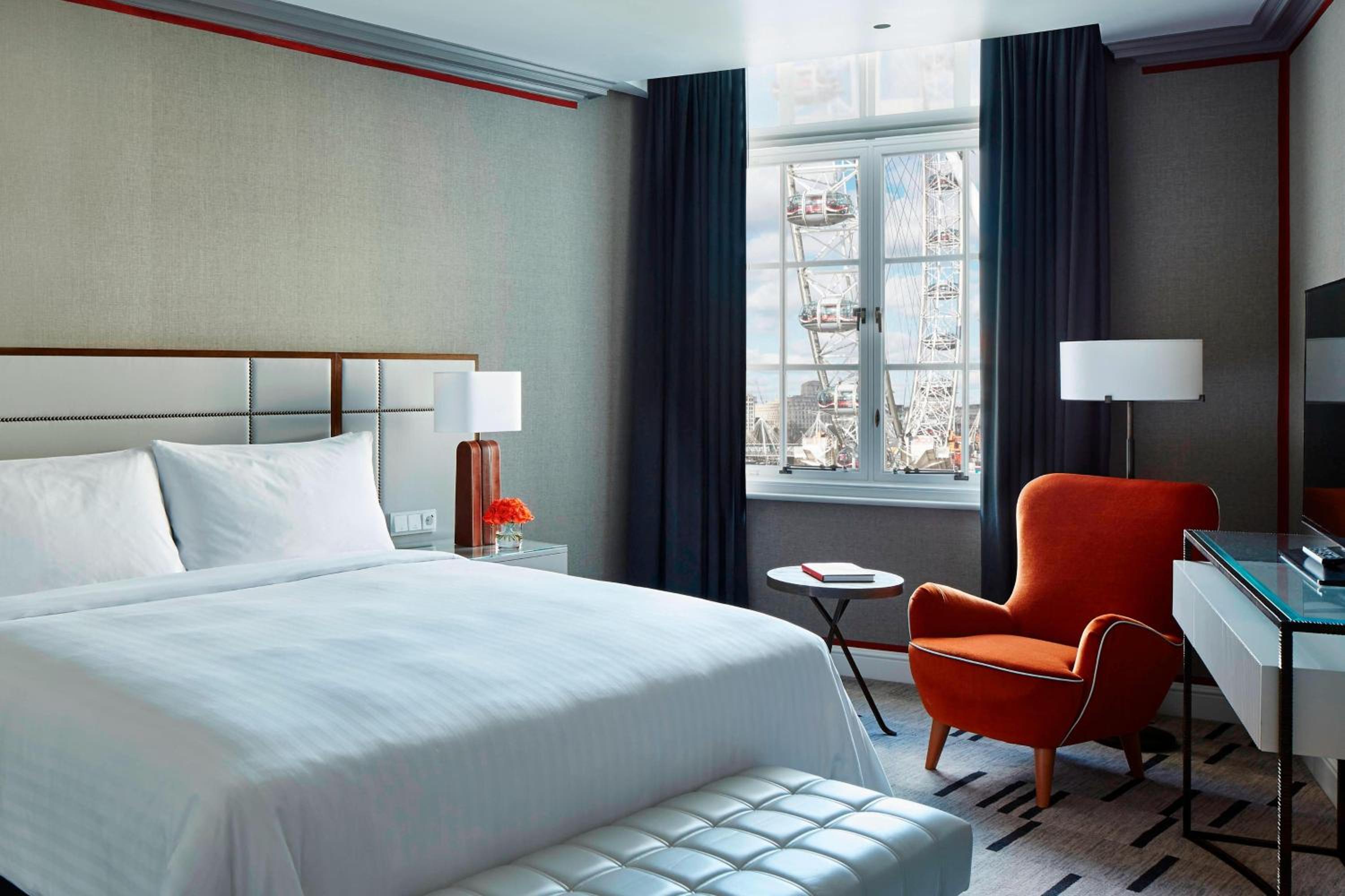 Suite with River Thames View - Club Lounge Access