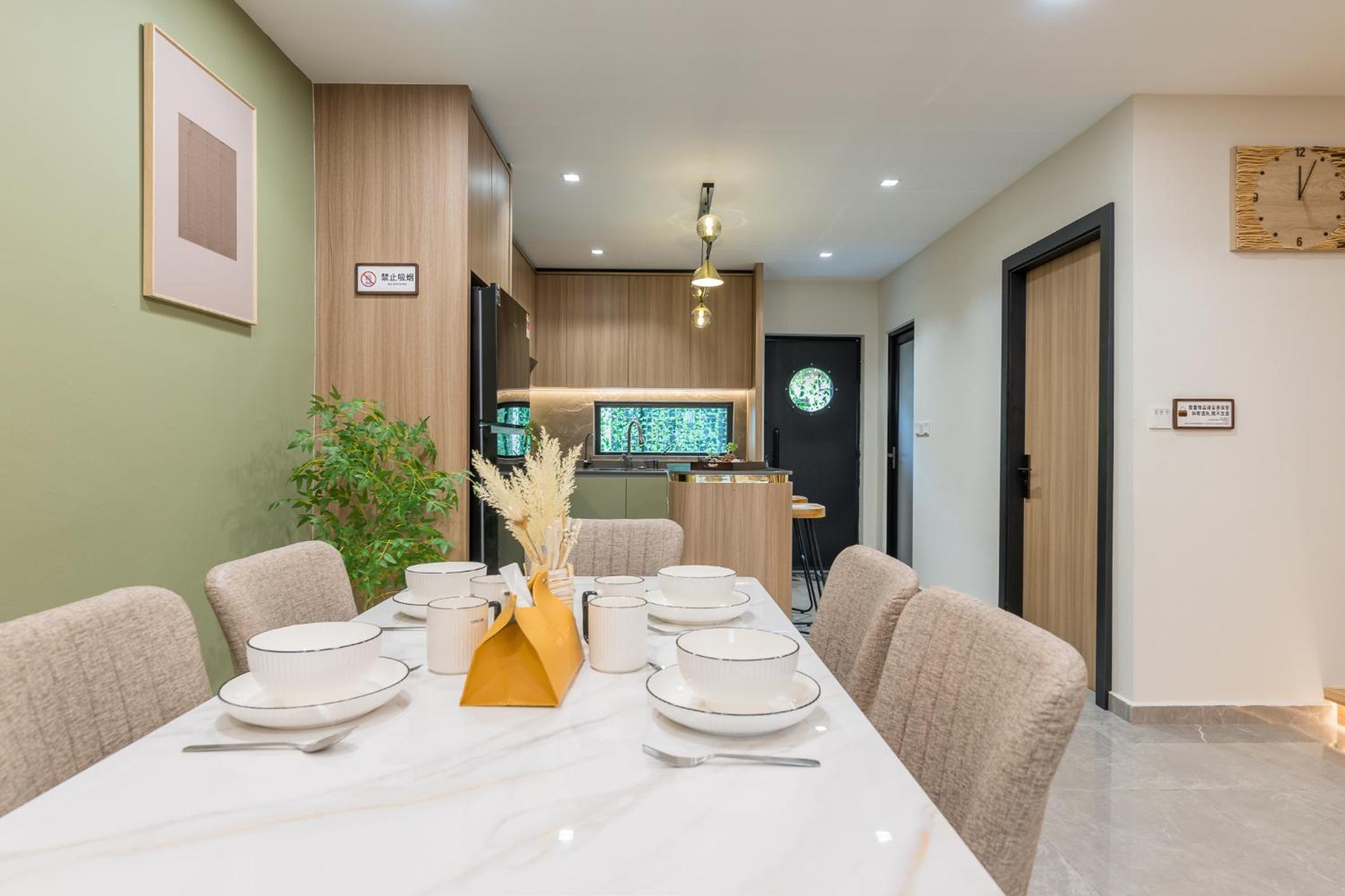 Four-Bedroom House photo 2