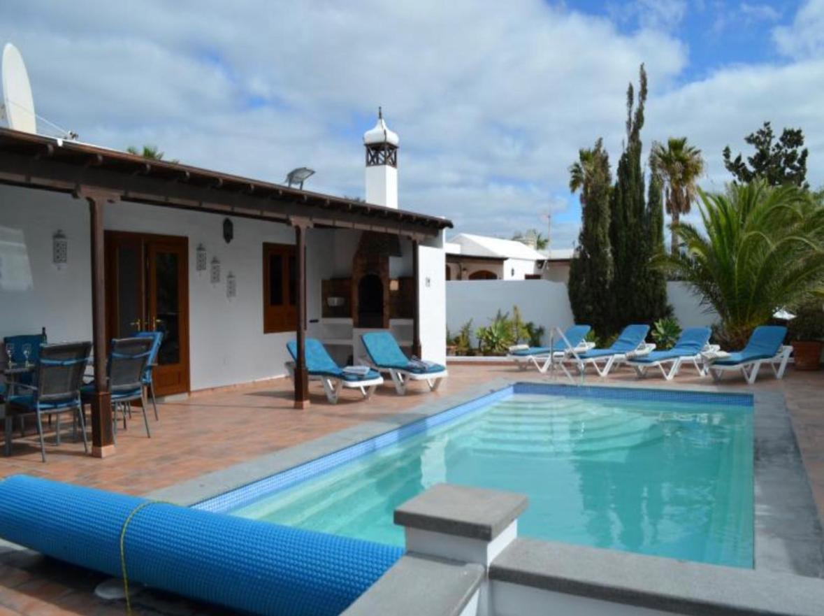 Villa photo 2