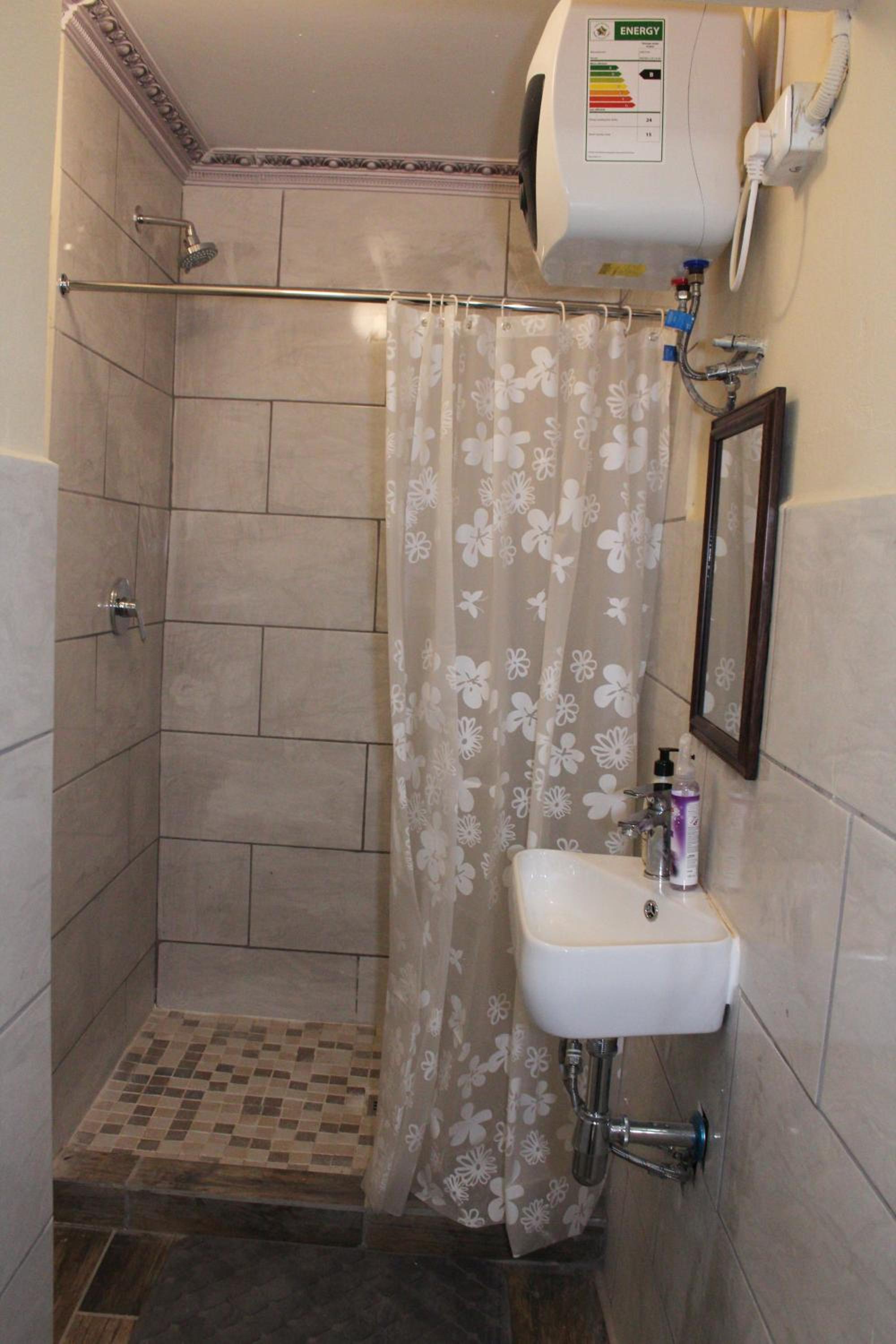 Family Room with Shower photo 3