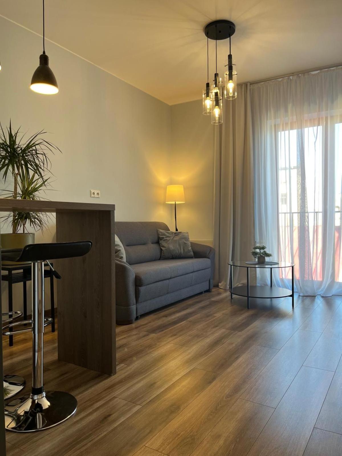 One-Bedroom Apartment photo 1