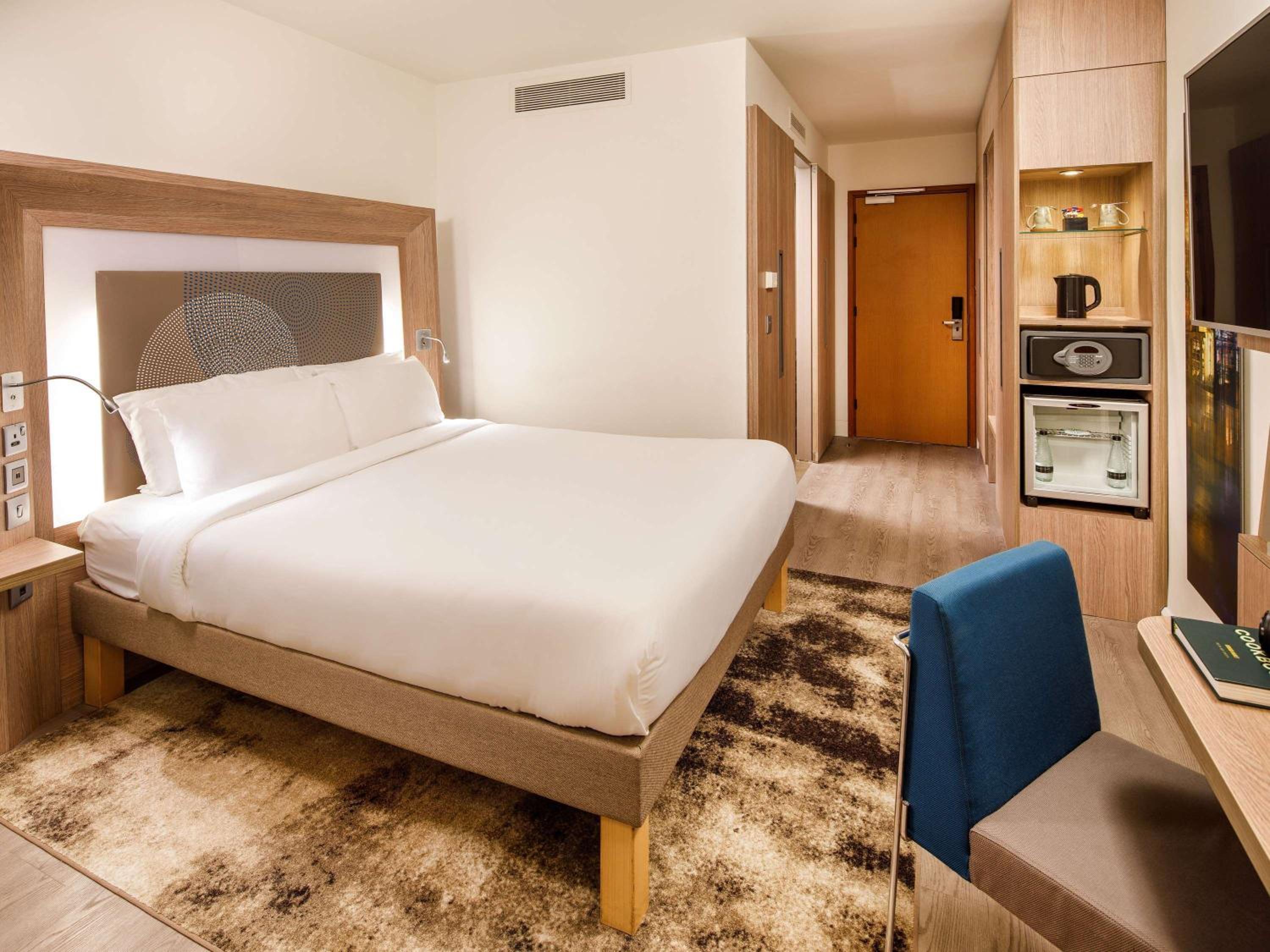 Superior Queen Room with Sofa Bed - Mobility Access photo 1