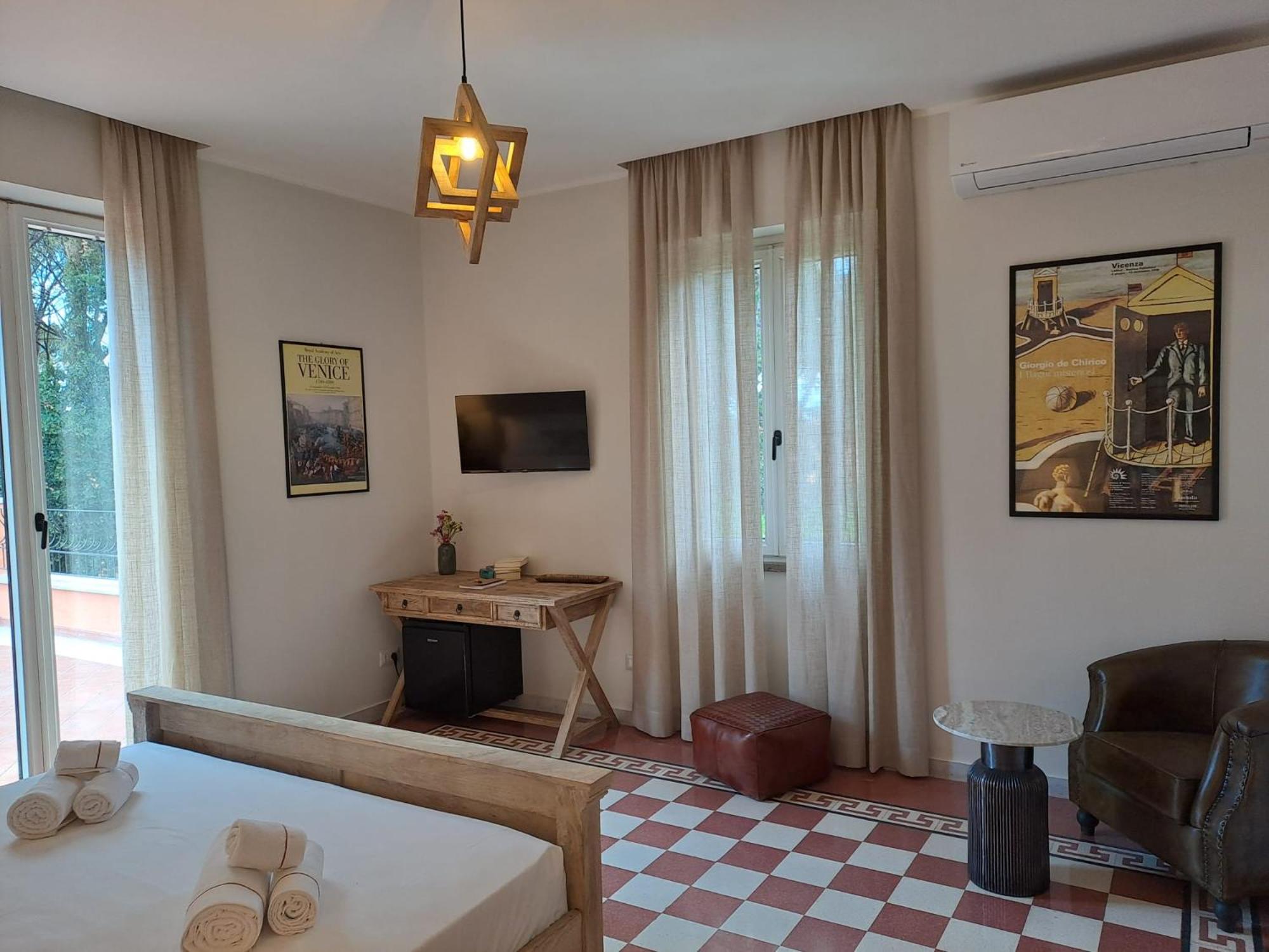 Deluxe Double or Twin Room with Pool View photo 2
