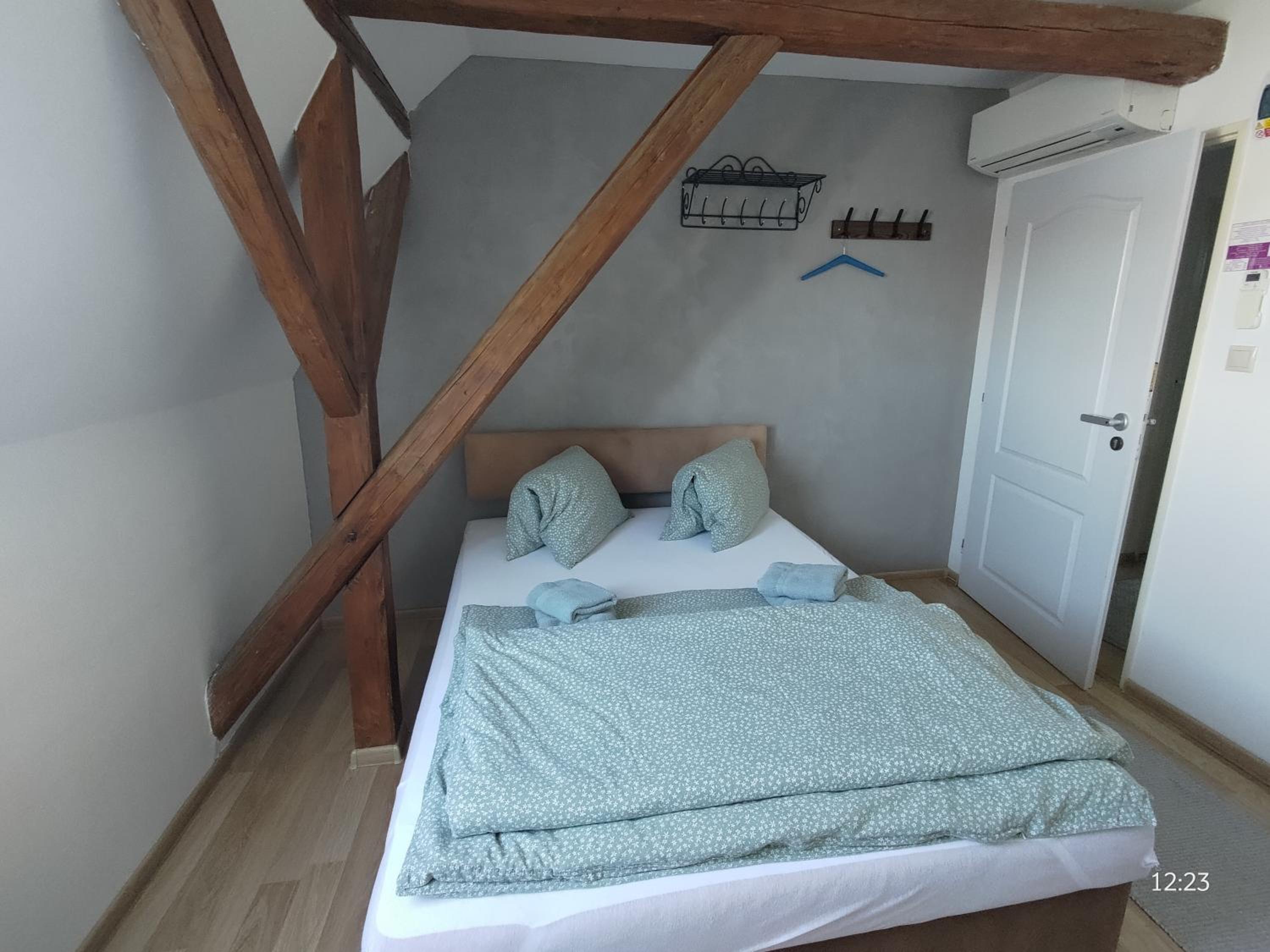 Small Double Room photo 3