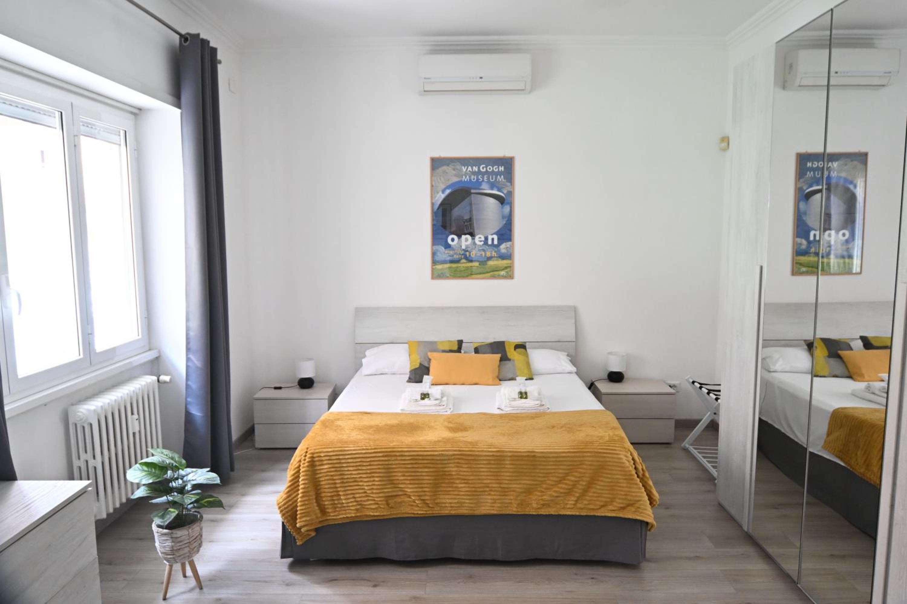 Quadruple Room with Private External Bathroom