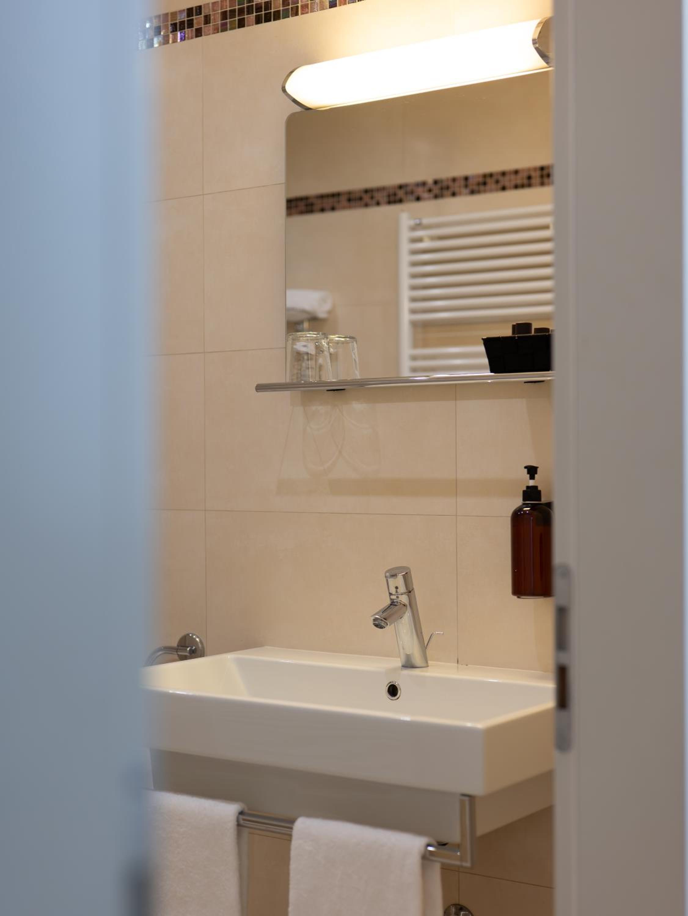 Large Double Room photo 3