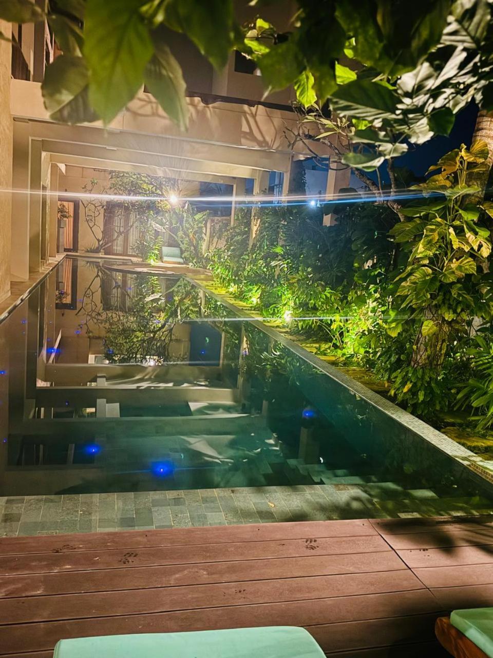 King Suite with Pool View - Photo 2