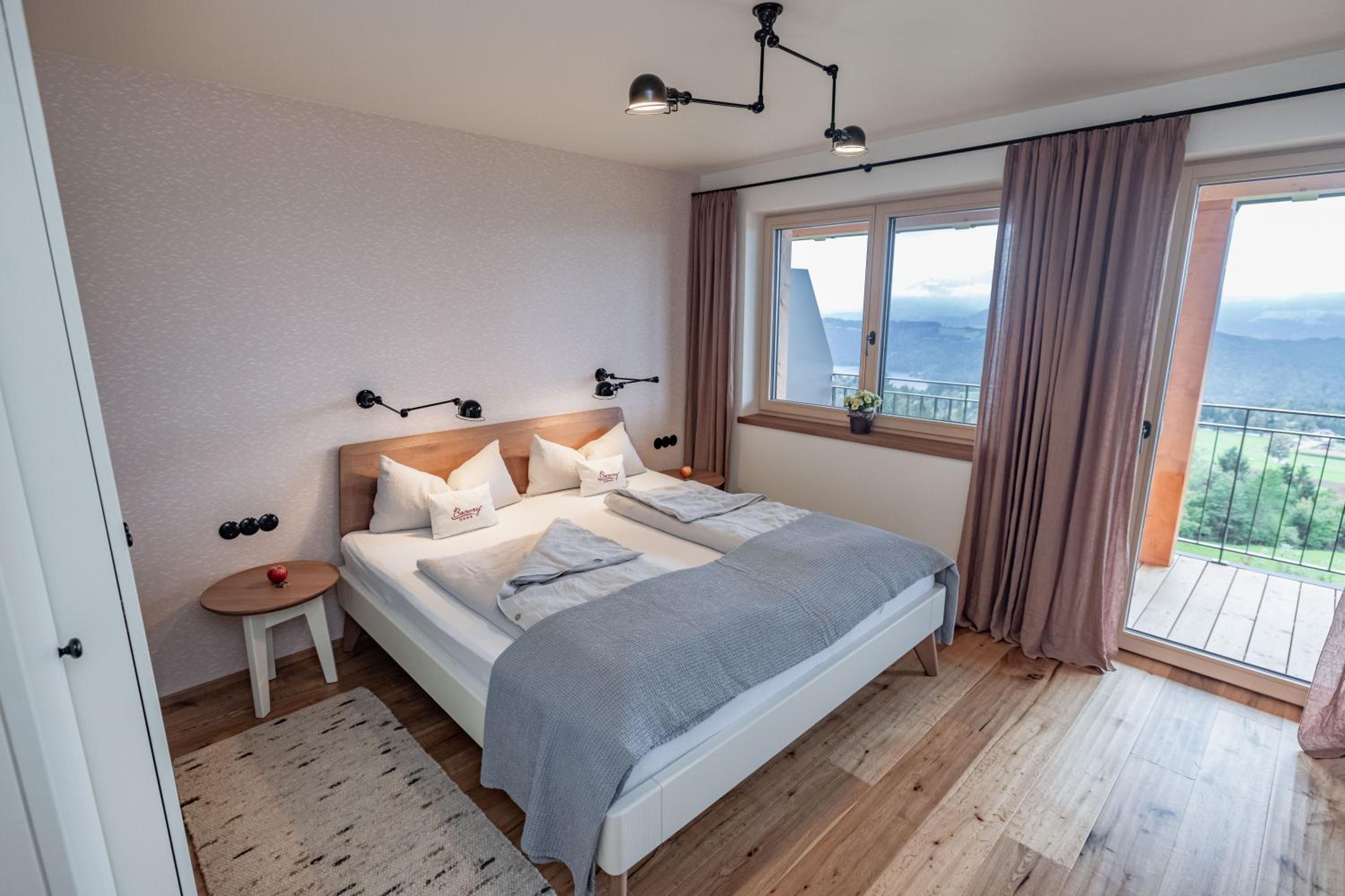 Apartment with Lake View photo 1