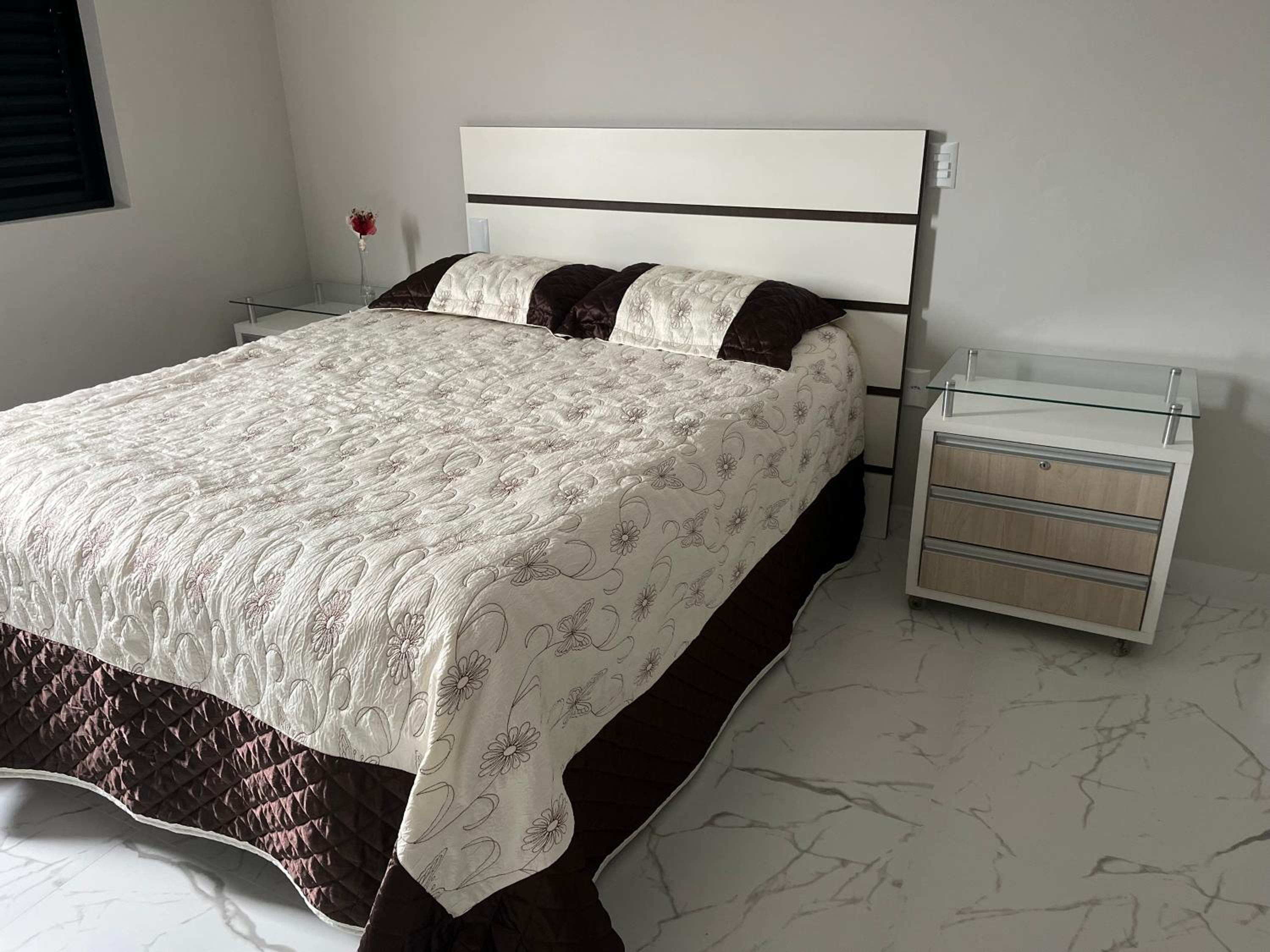 Three-Bedroom Apartment with View photo 1