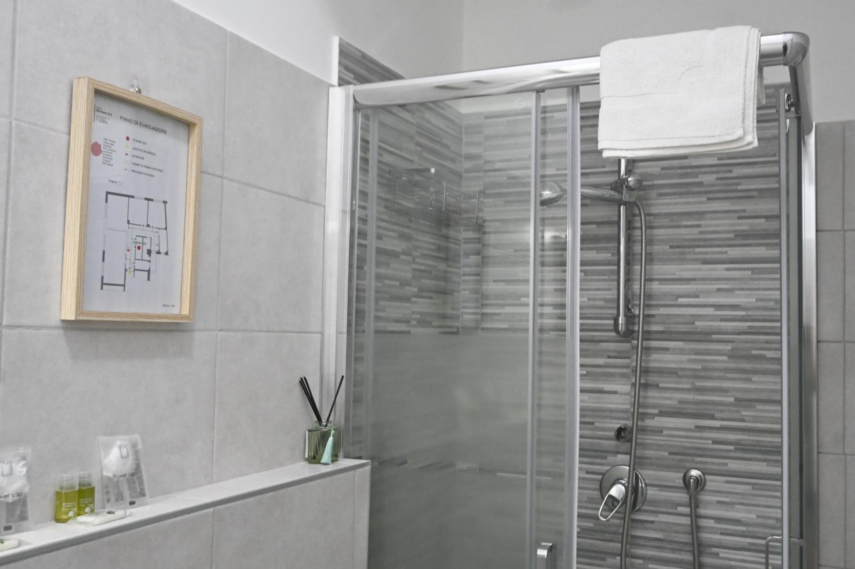 Triple Room with Private External Bathroom photo 2