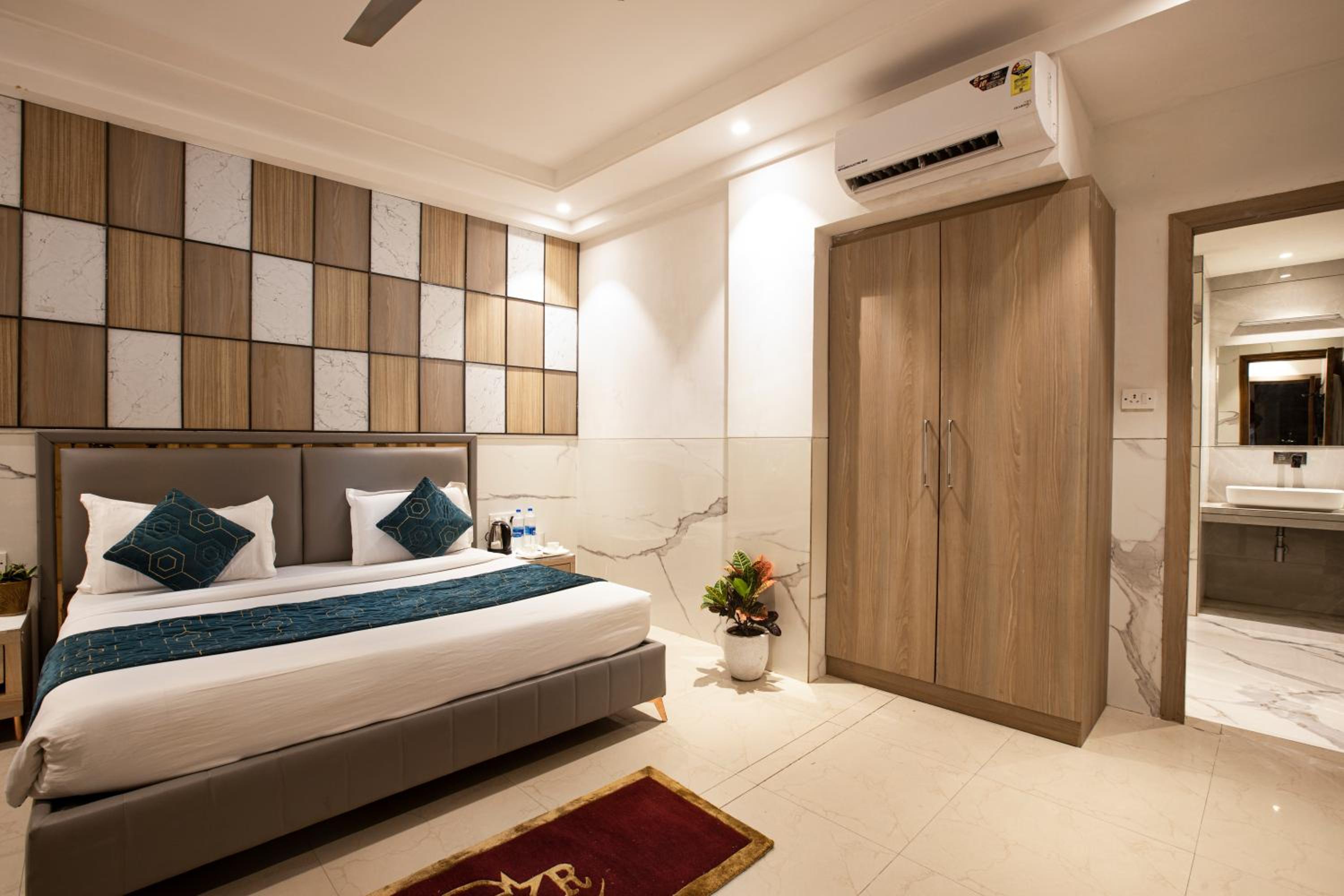 Standard Double Room - Photo 4
