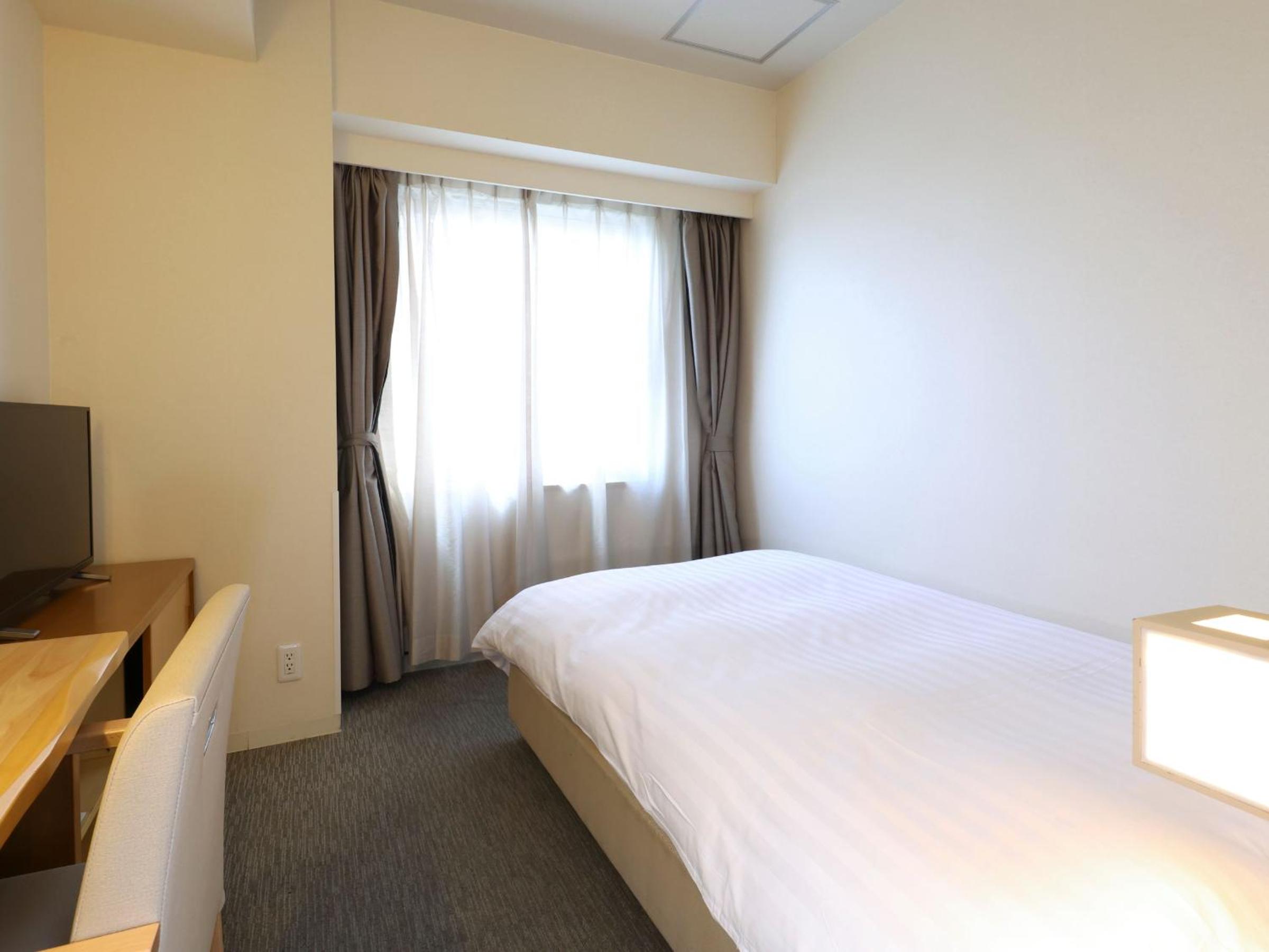Economy Single Room with Shared Bathroom - Non-Smoking