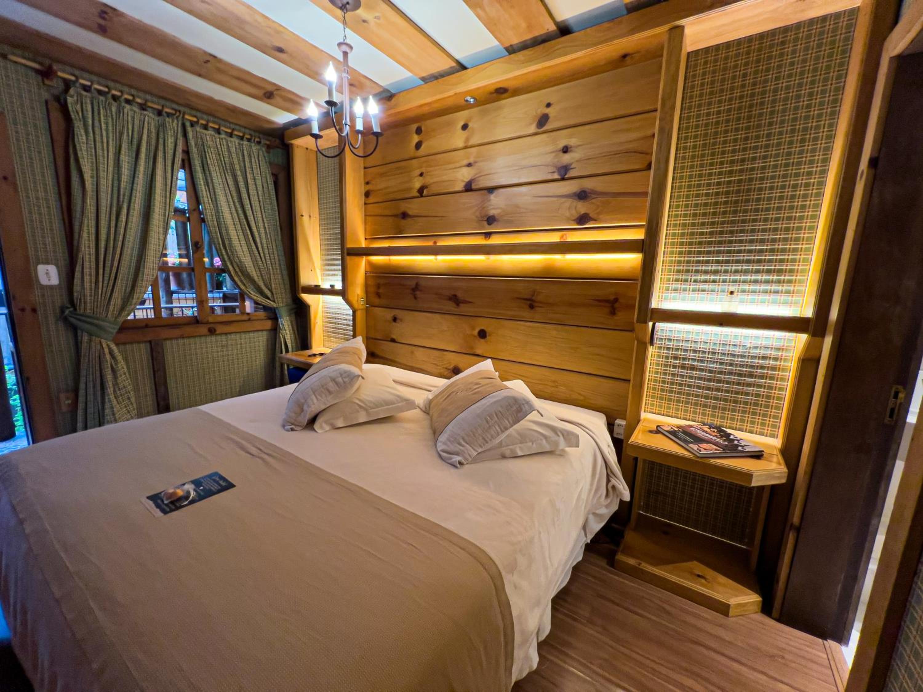 Deluxe Room with Double Bed photo 3