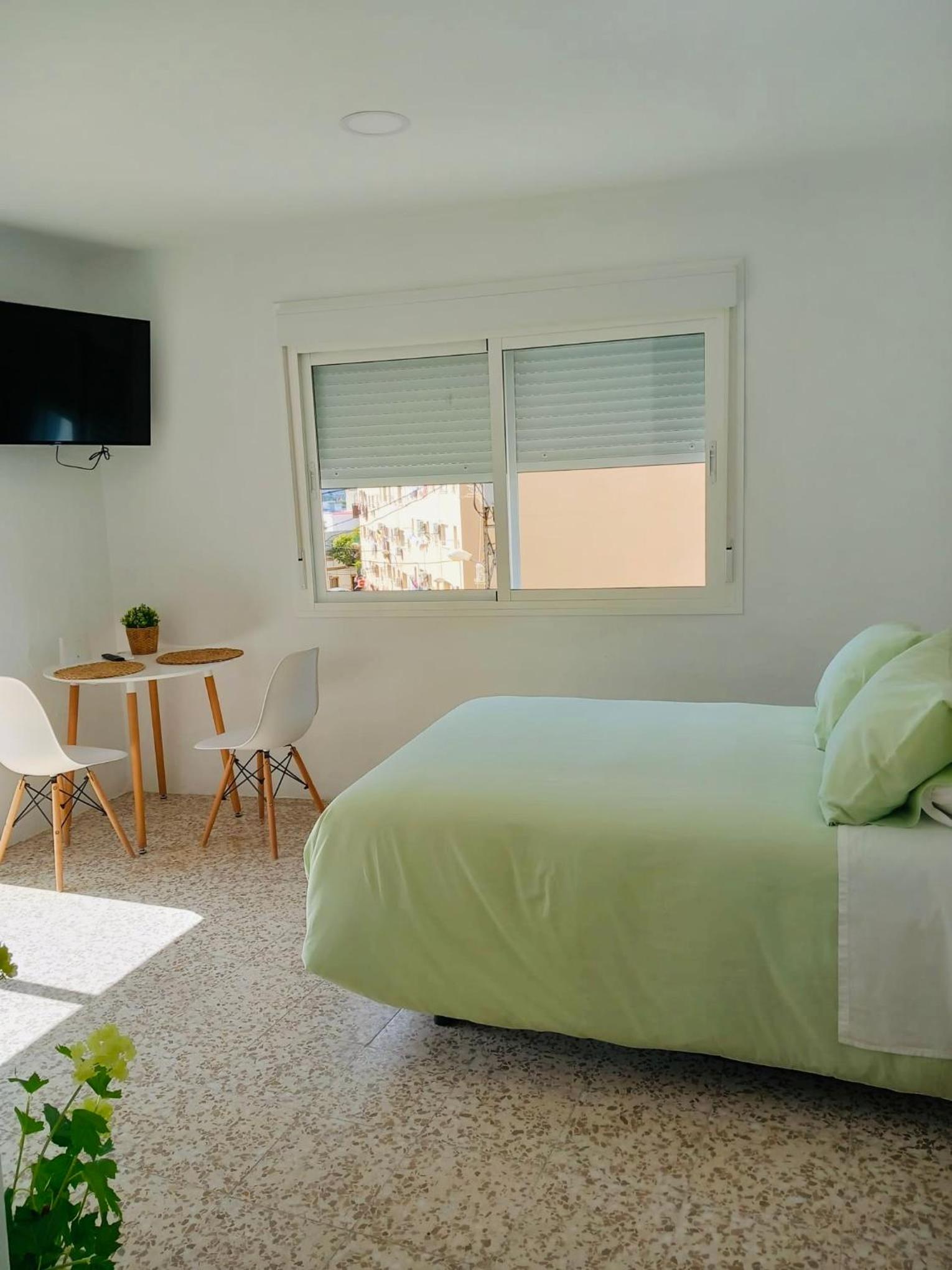 Estudio con Balcón