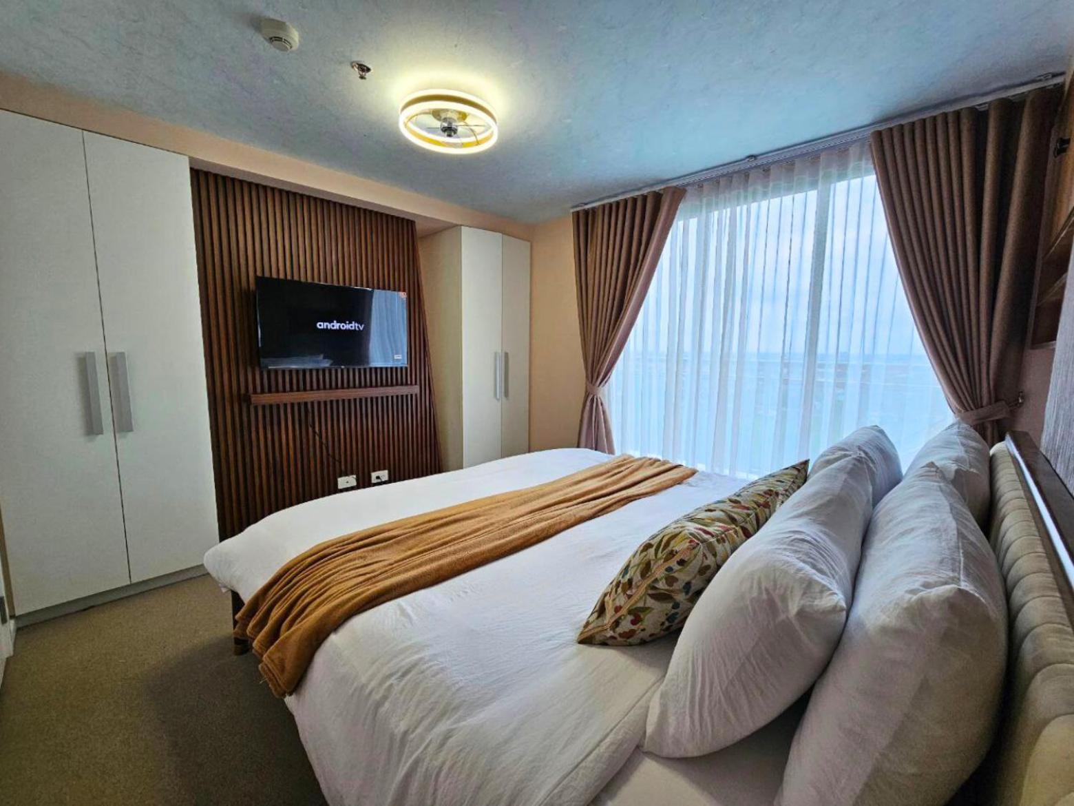 One-Bedroom Apartment with Balcony and Sea View photo 1