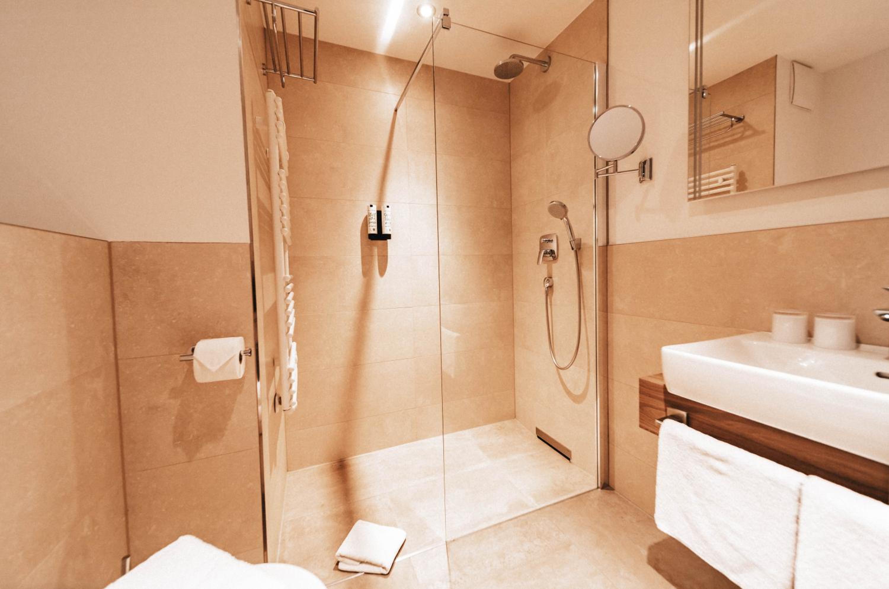 Double Room with Balcony and Sea View - Photo 2
