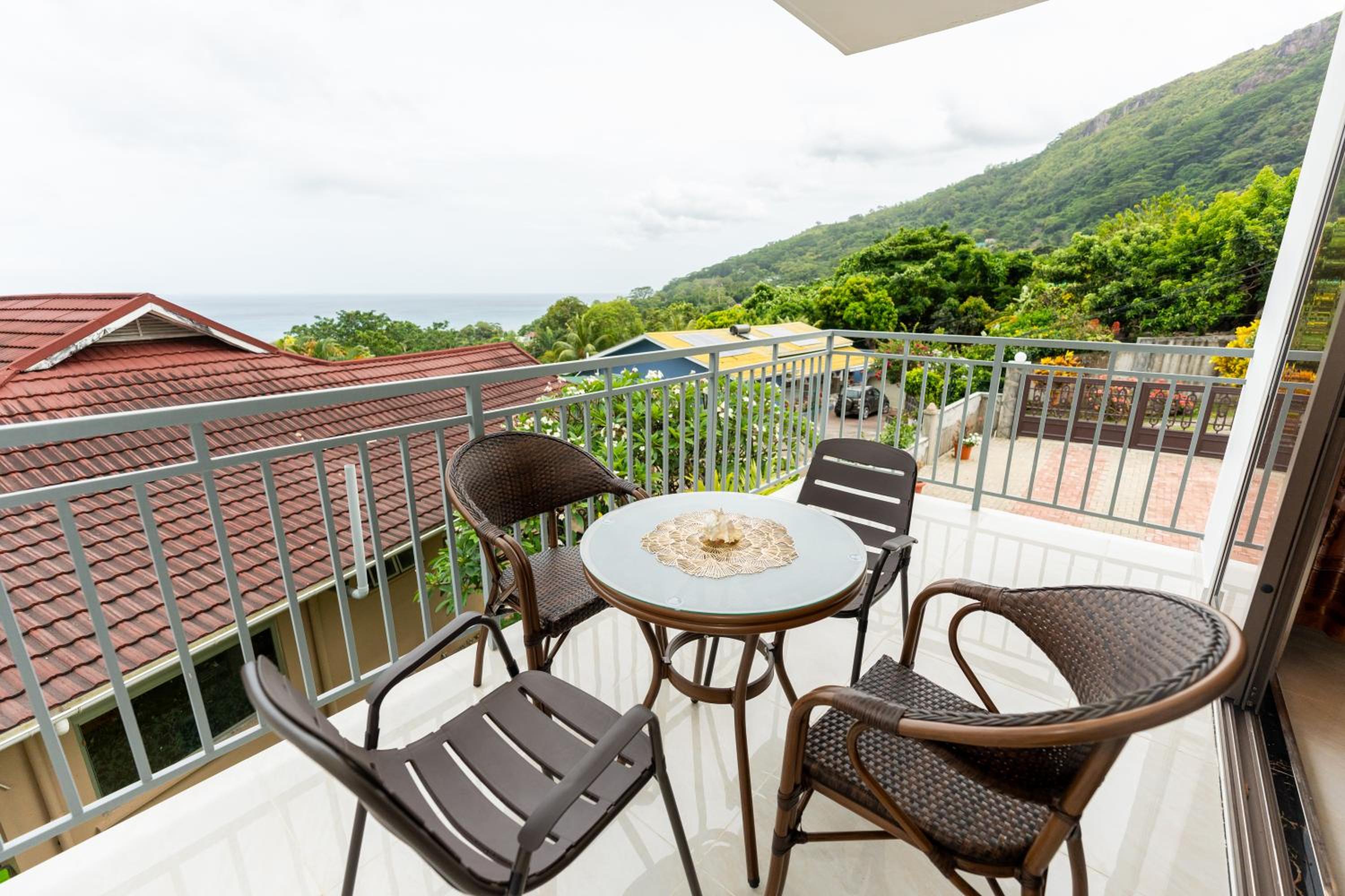 Two-Bedroom Apartment with Ocean View photo 3