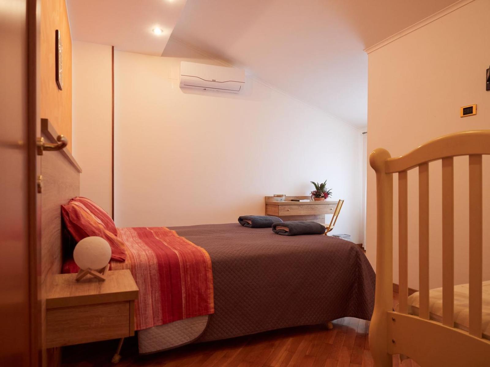 Large Double Room photo 3