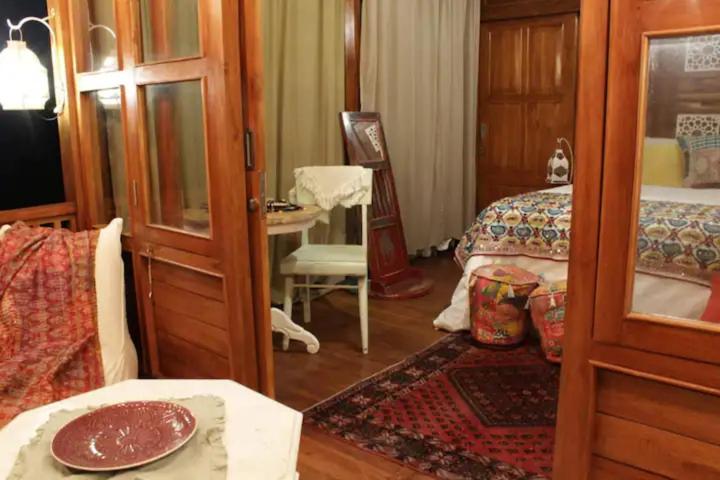 One-Bedroom House photo 2