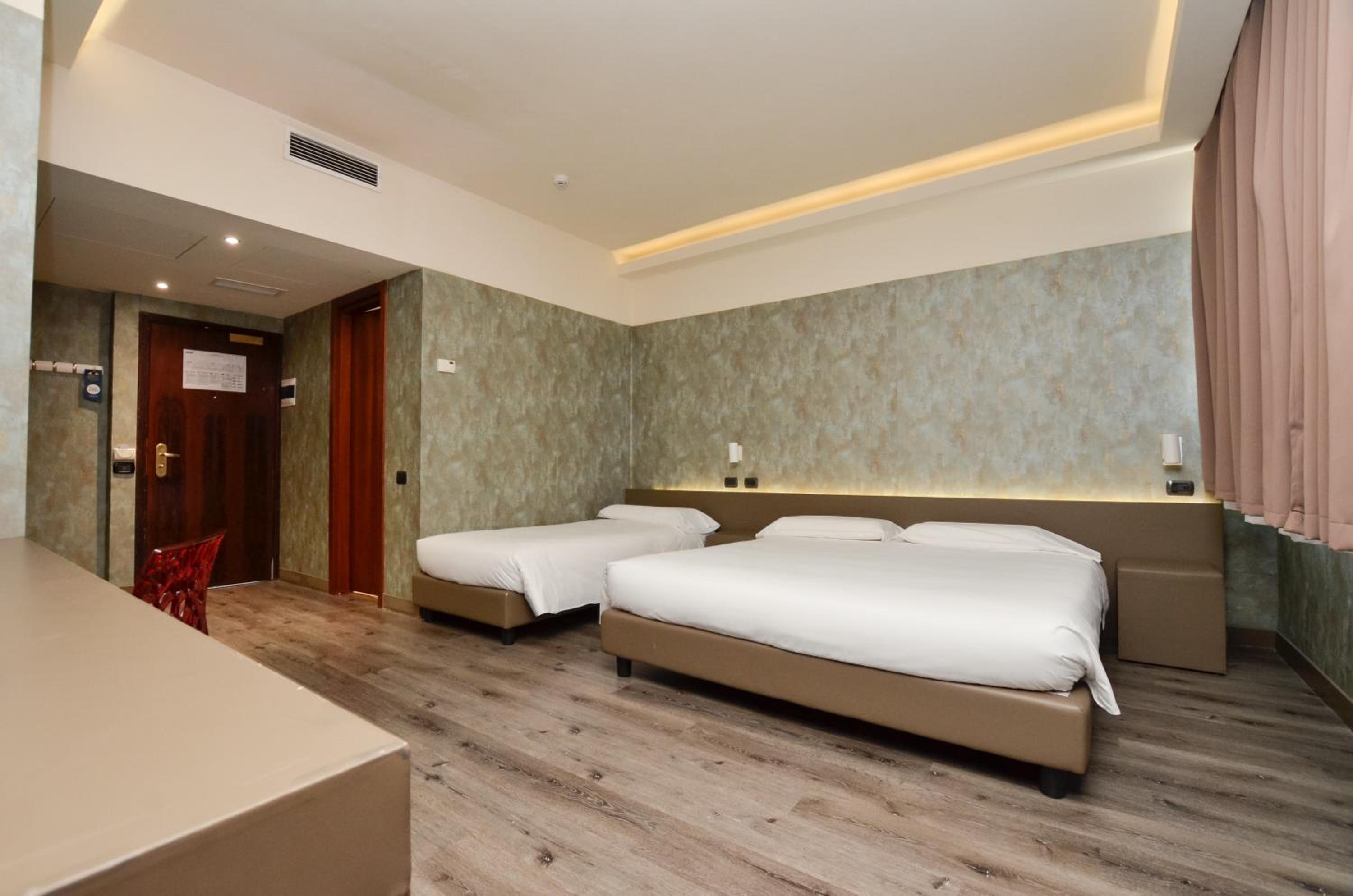 Triple Room photo 2
