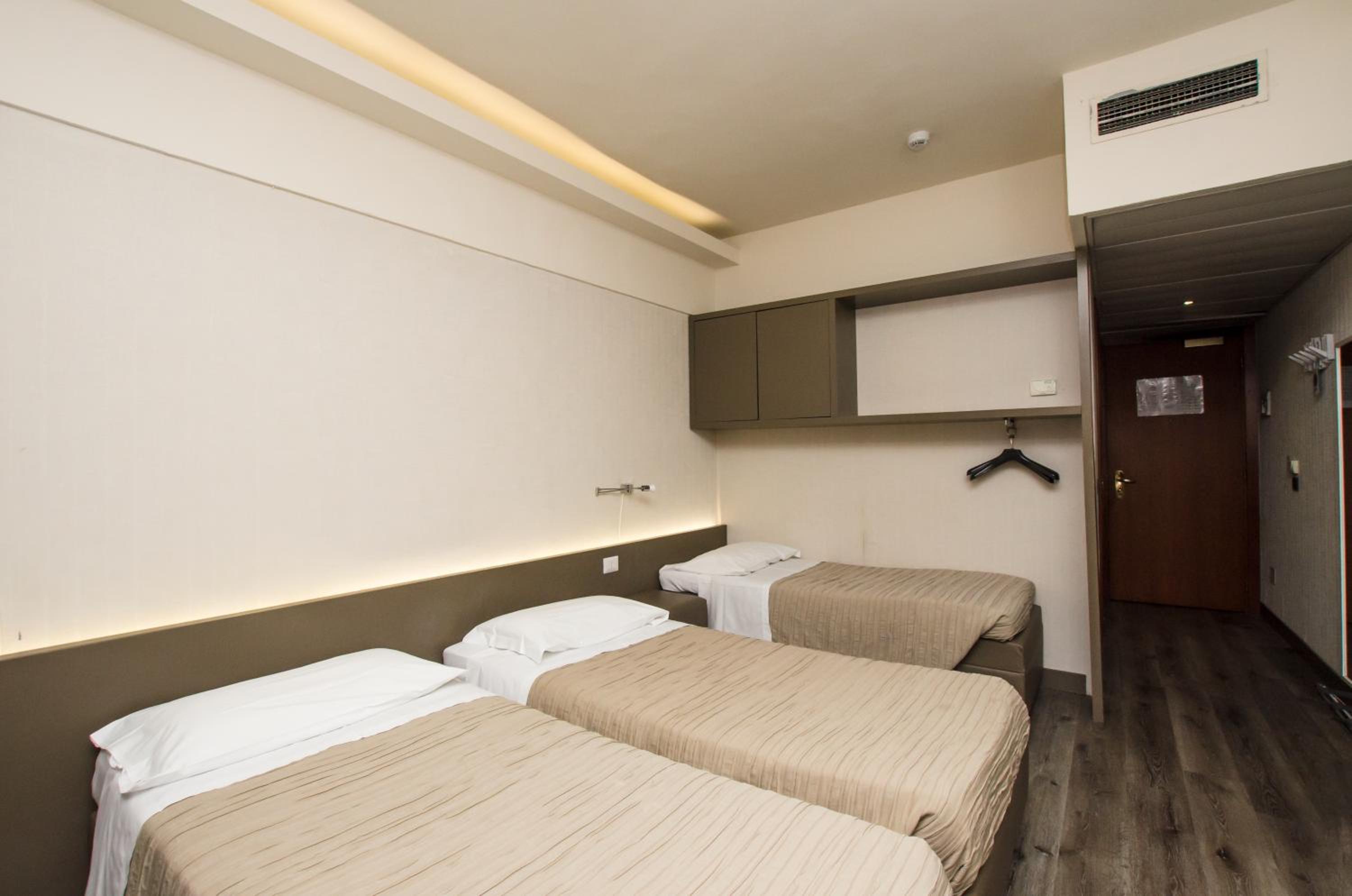 Triple Room photo 3