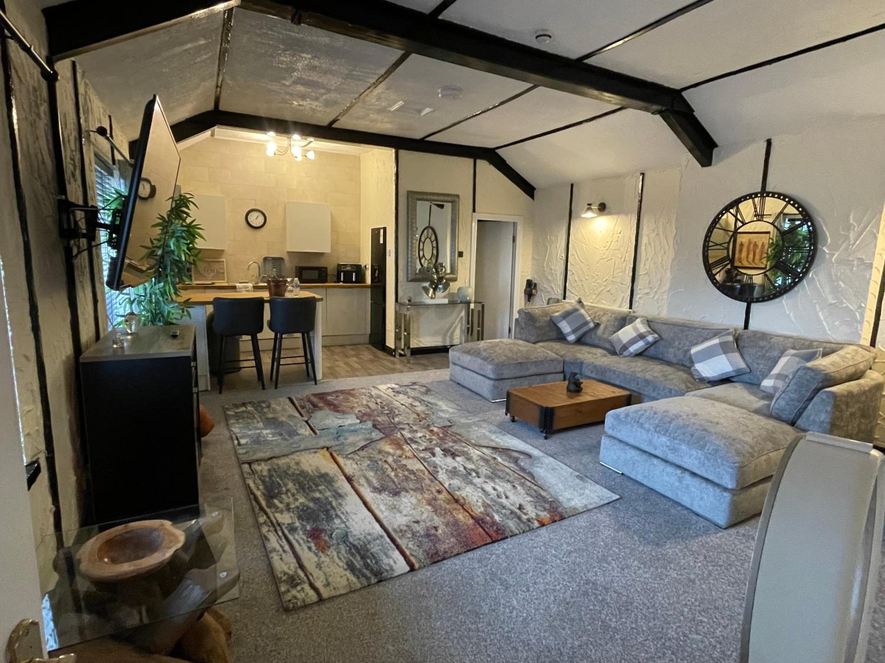 Two-Bedroom Deluxe Apartment