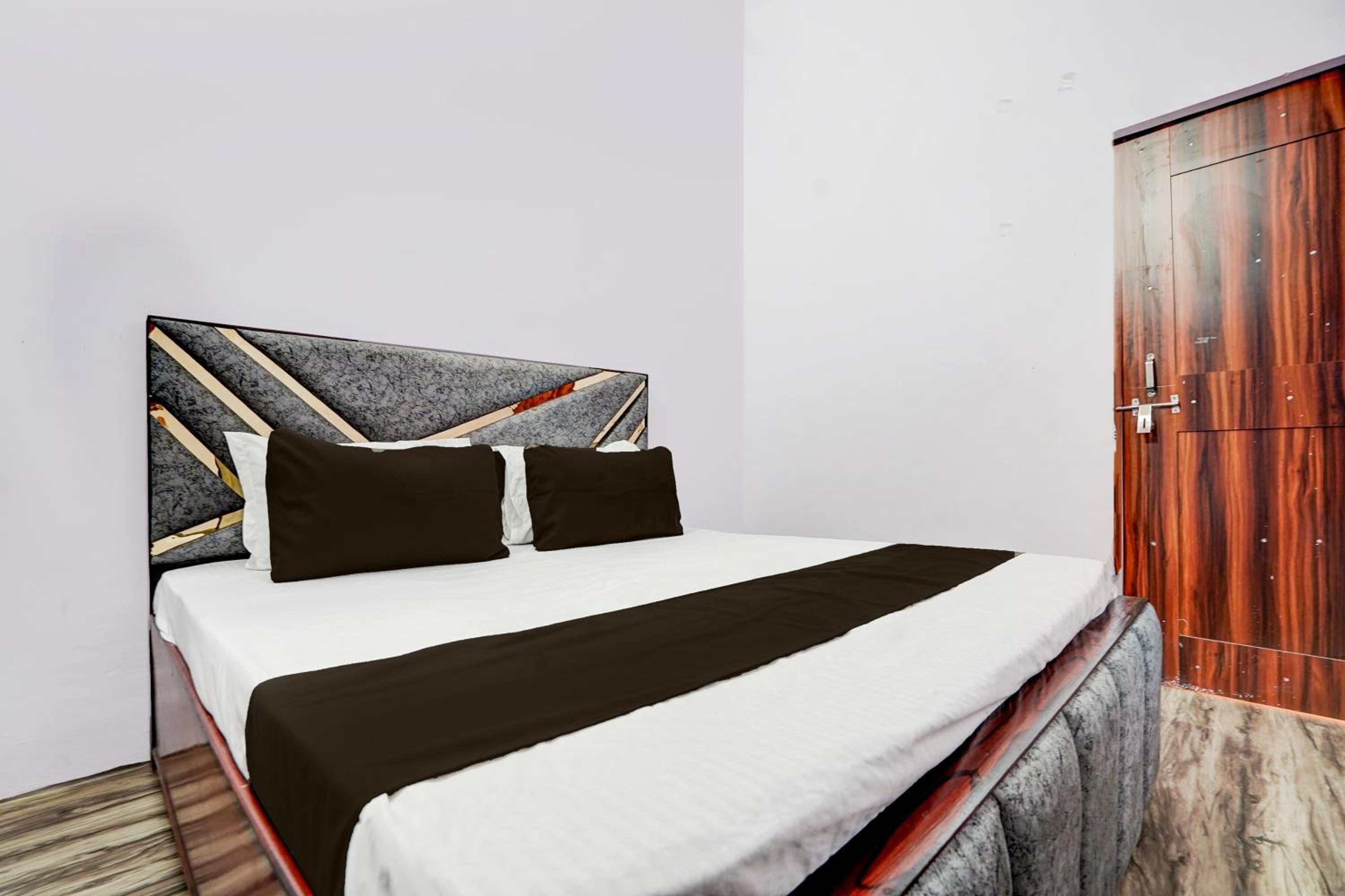 Classic Triple Room photo 1