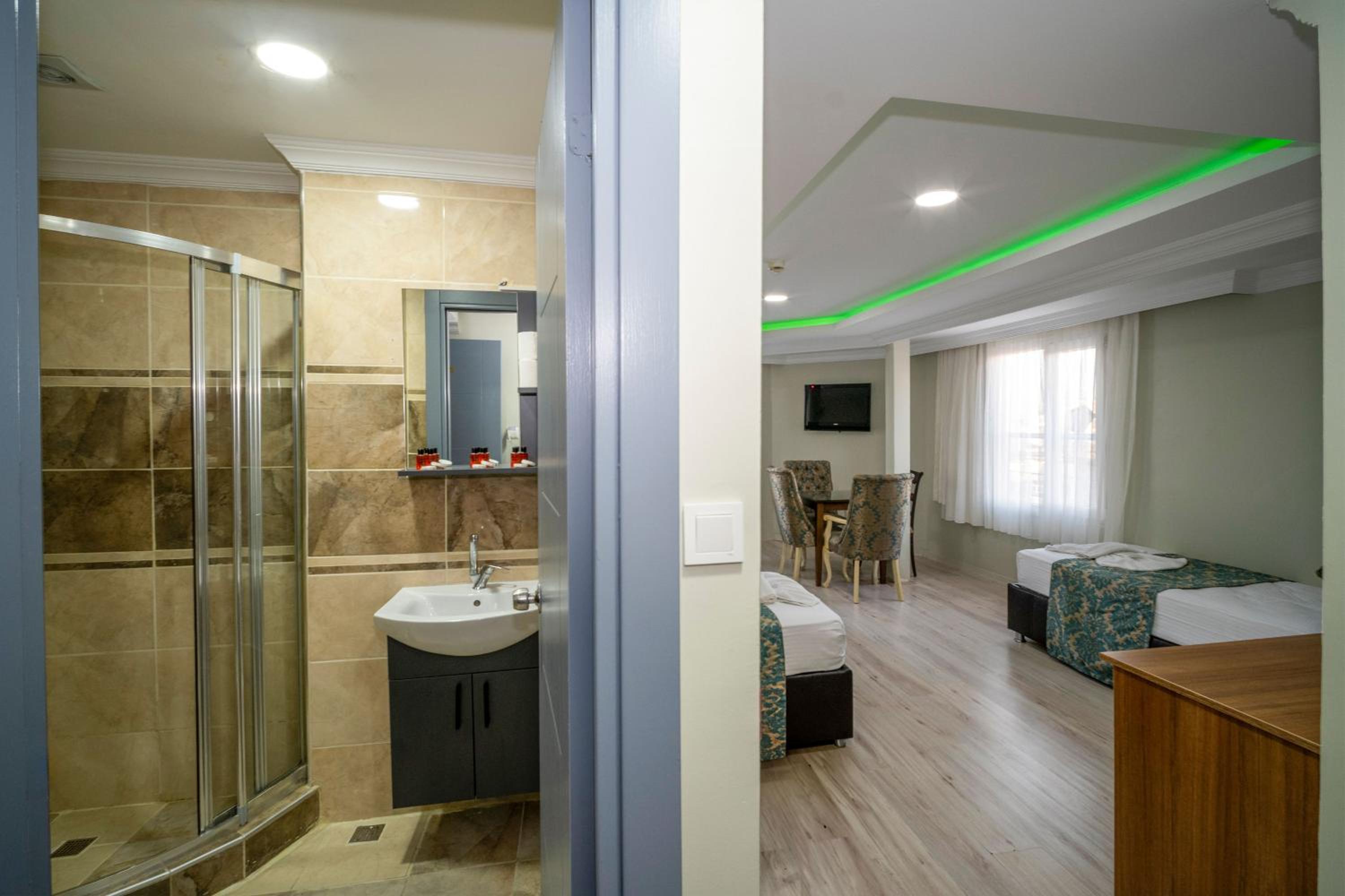 Standard Triple Room photo 3