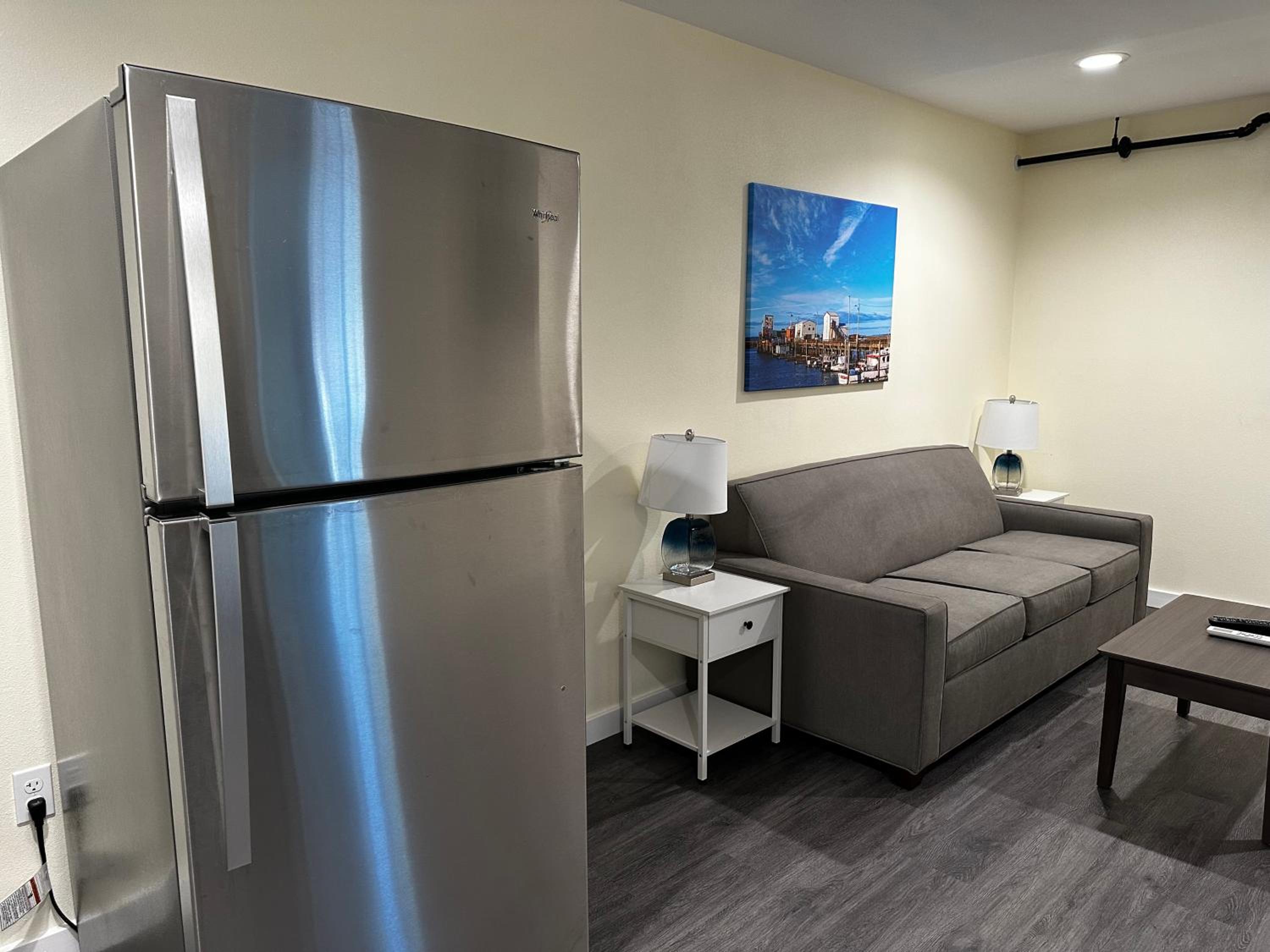One Bedroom Queen Suite photo 1