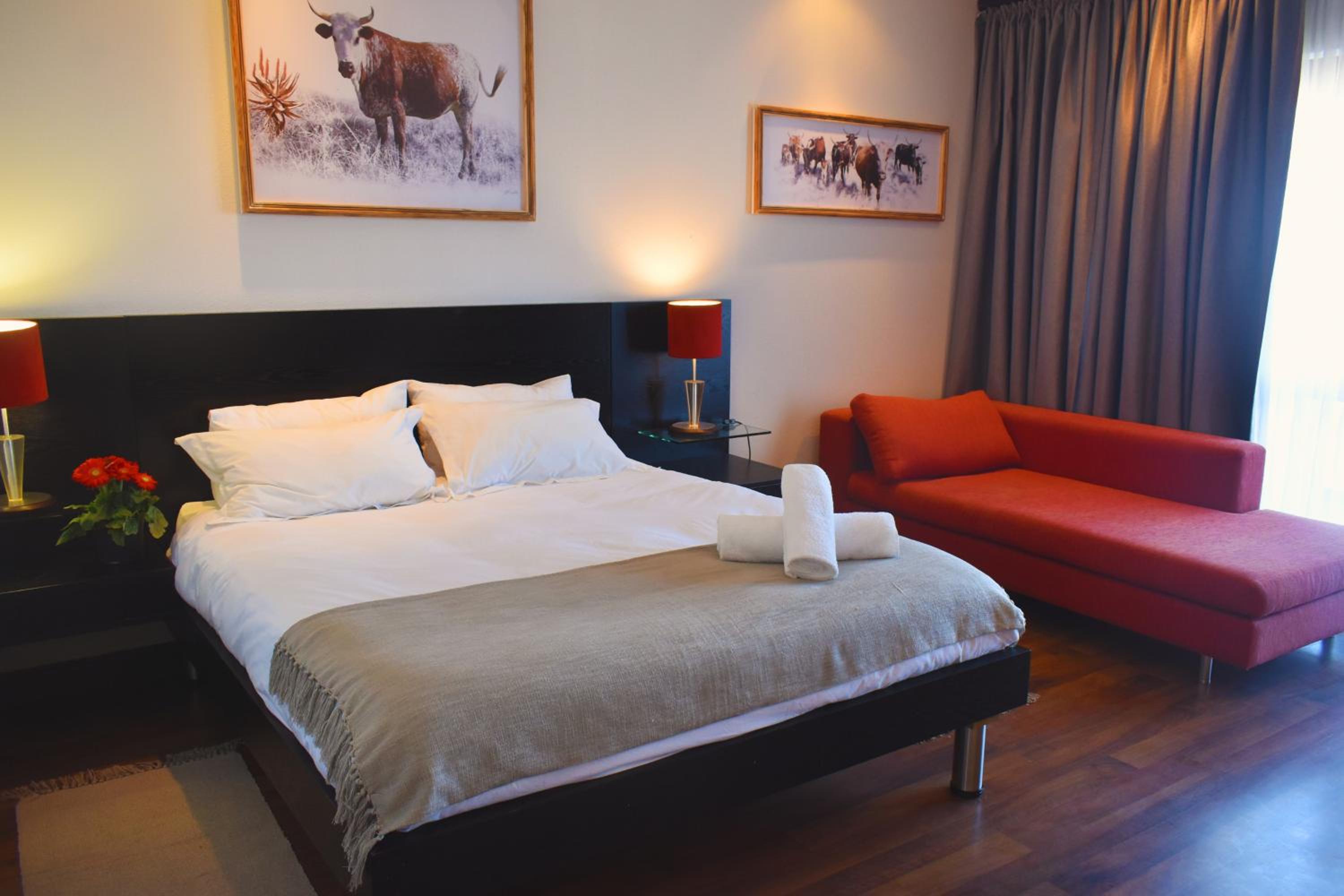 Deluxe Double Room (2 Adults + 1 Child)