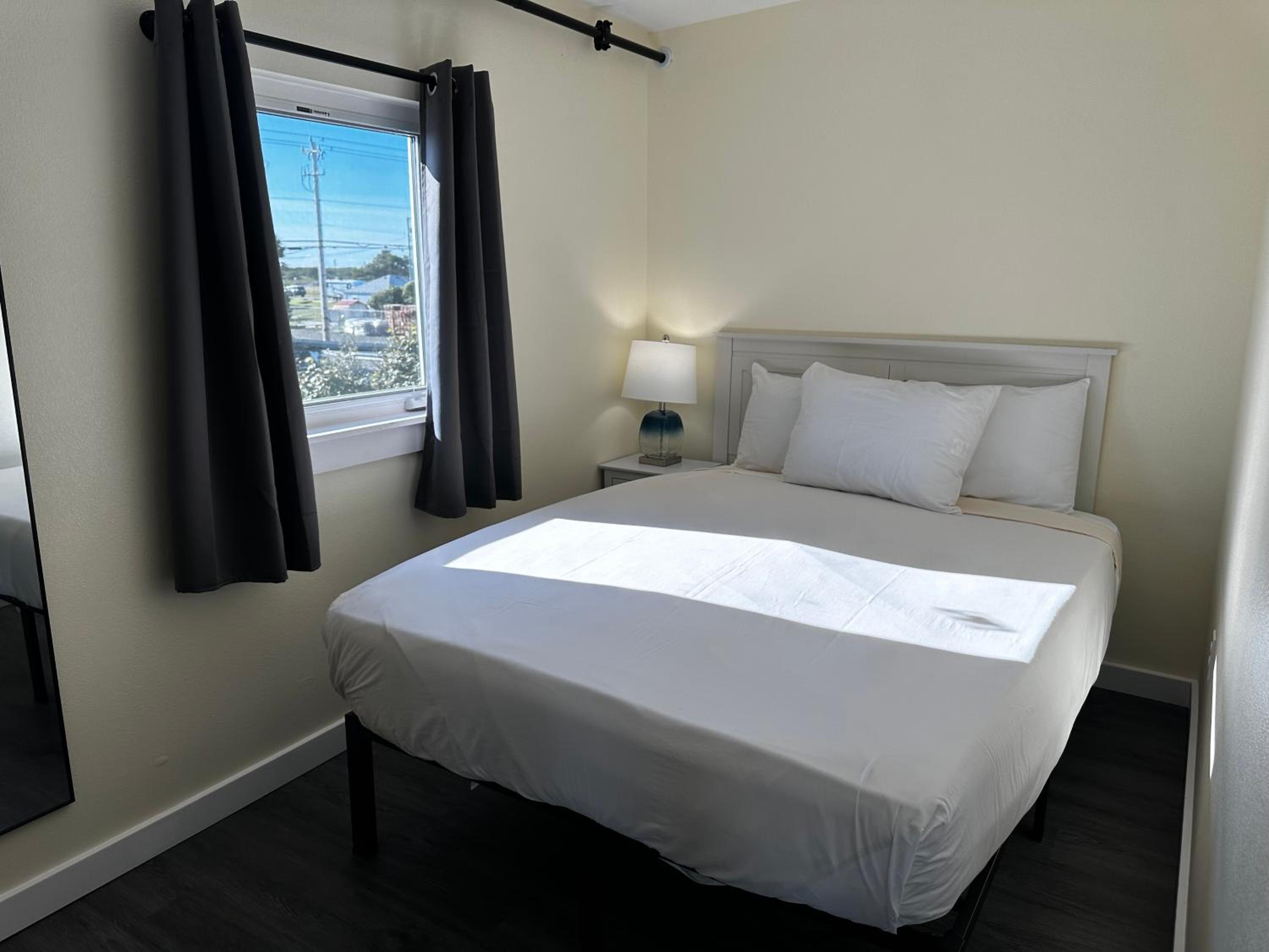 One Bedroom Double Queen Suite with Deck  photo 2