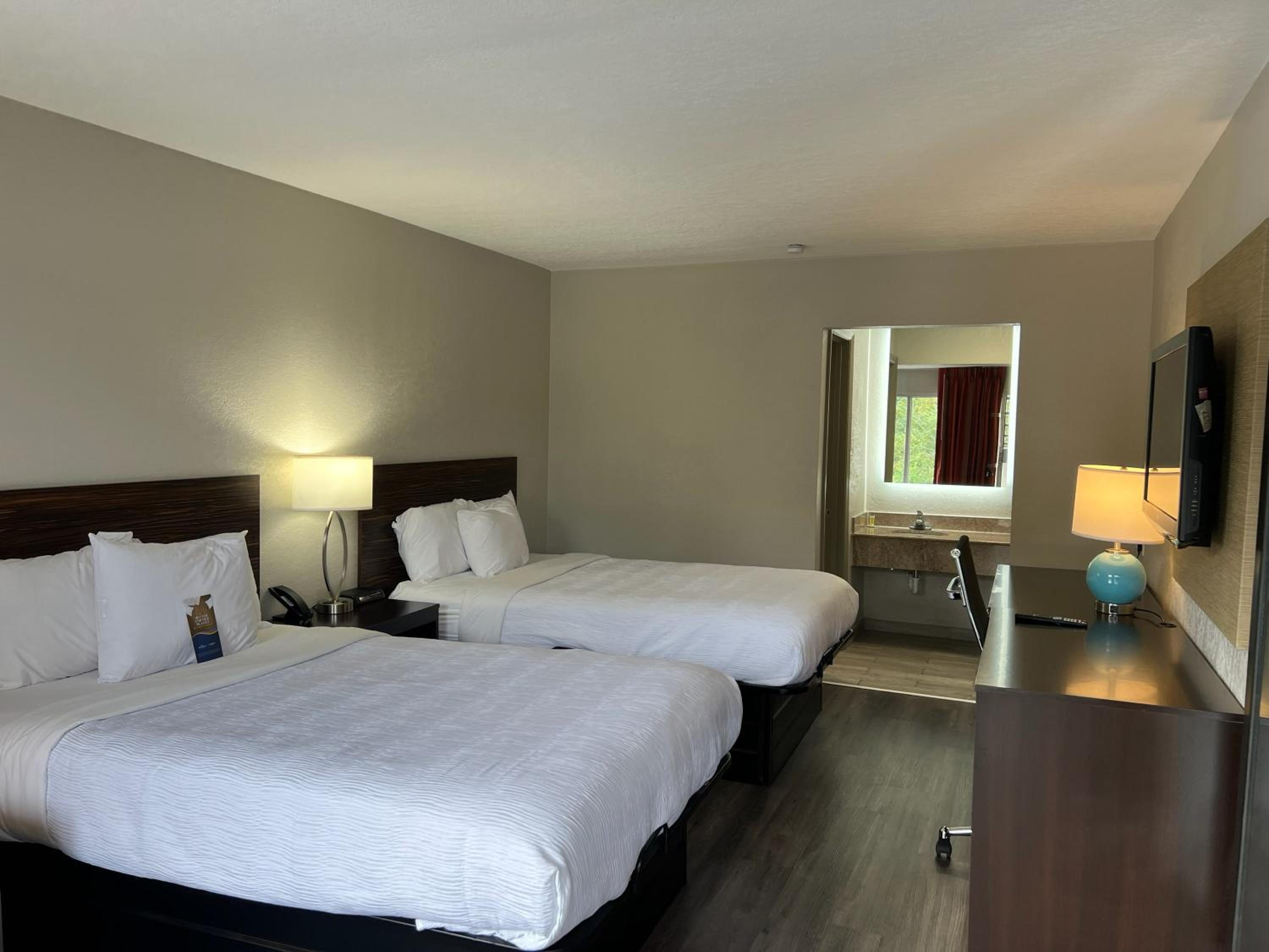 Double Room with Two Double Beds - Non-Smoking - Photo 1