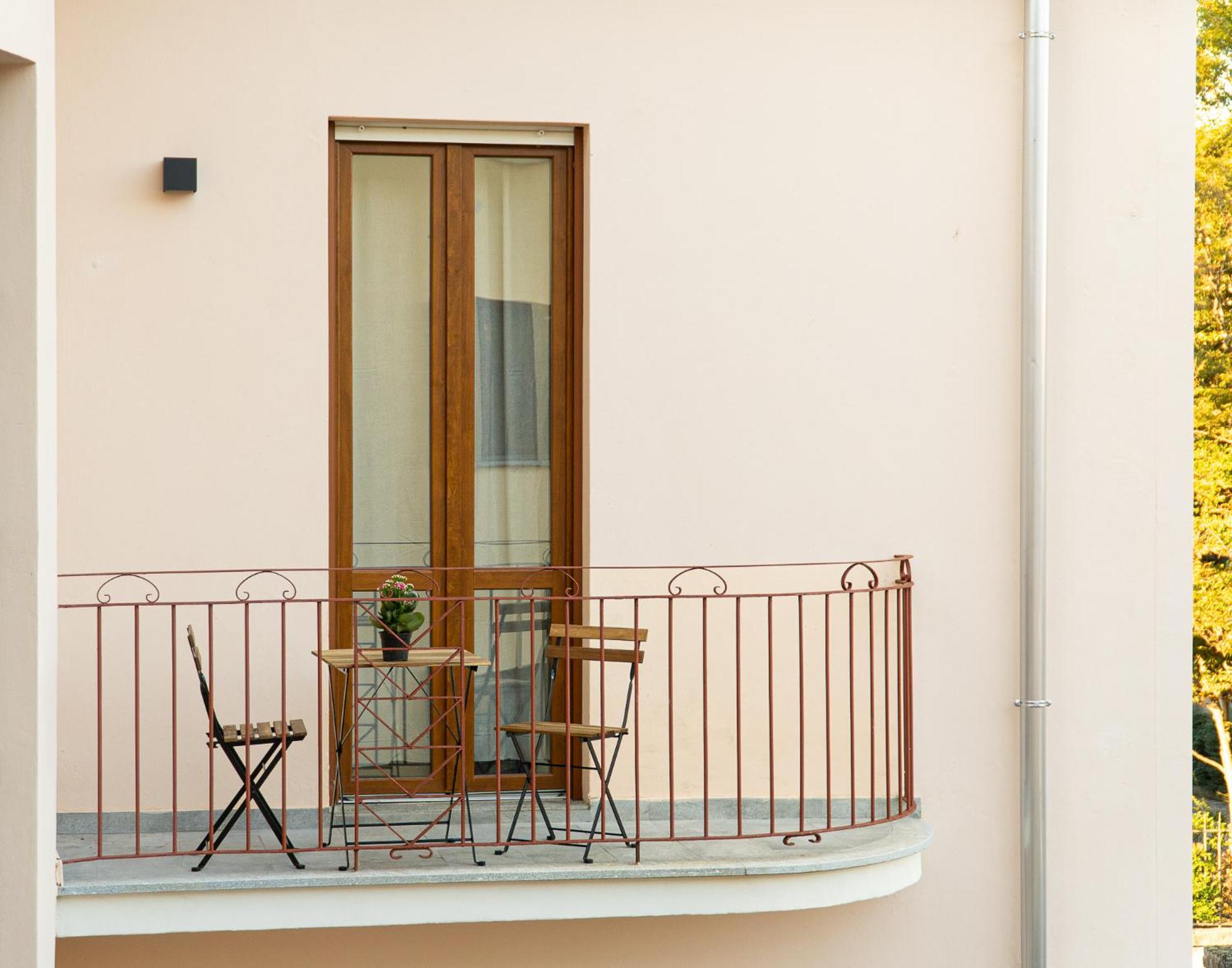 One-Bedroom Standard Apartment