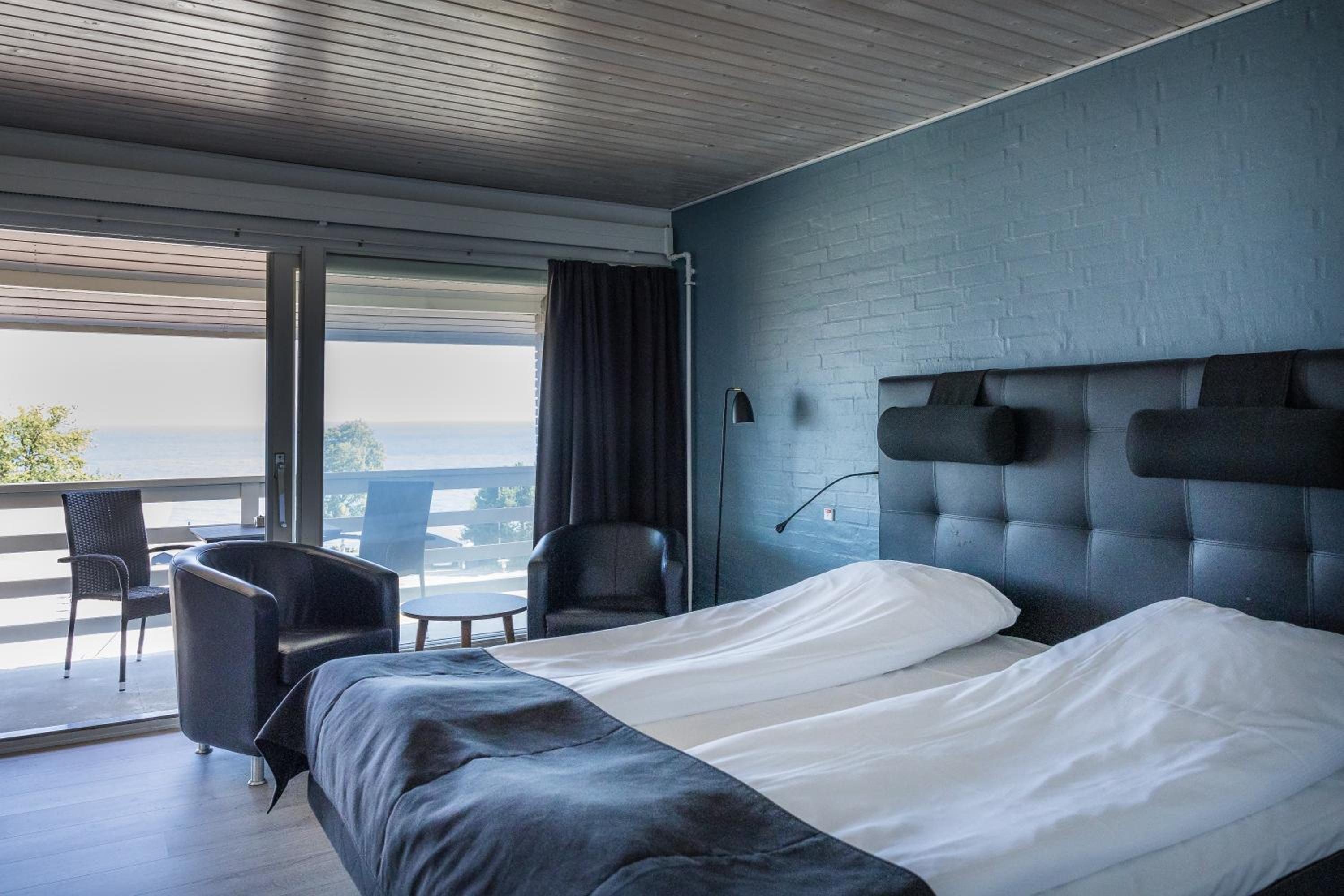 Double Room with Sea View - Photo 1
