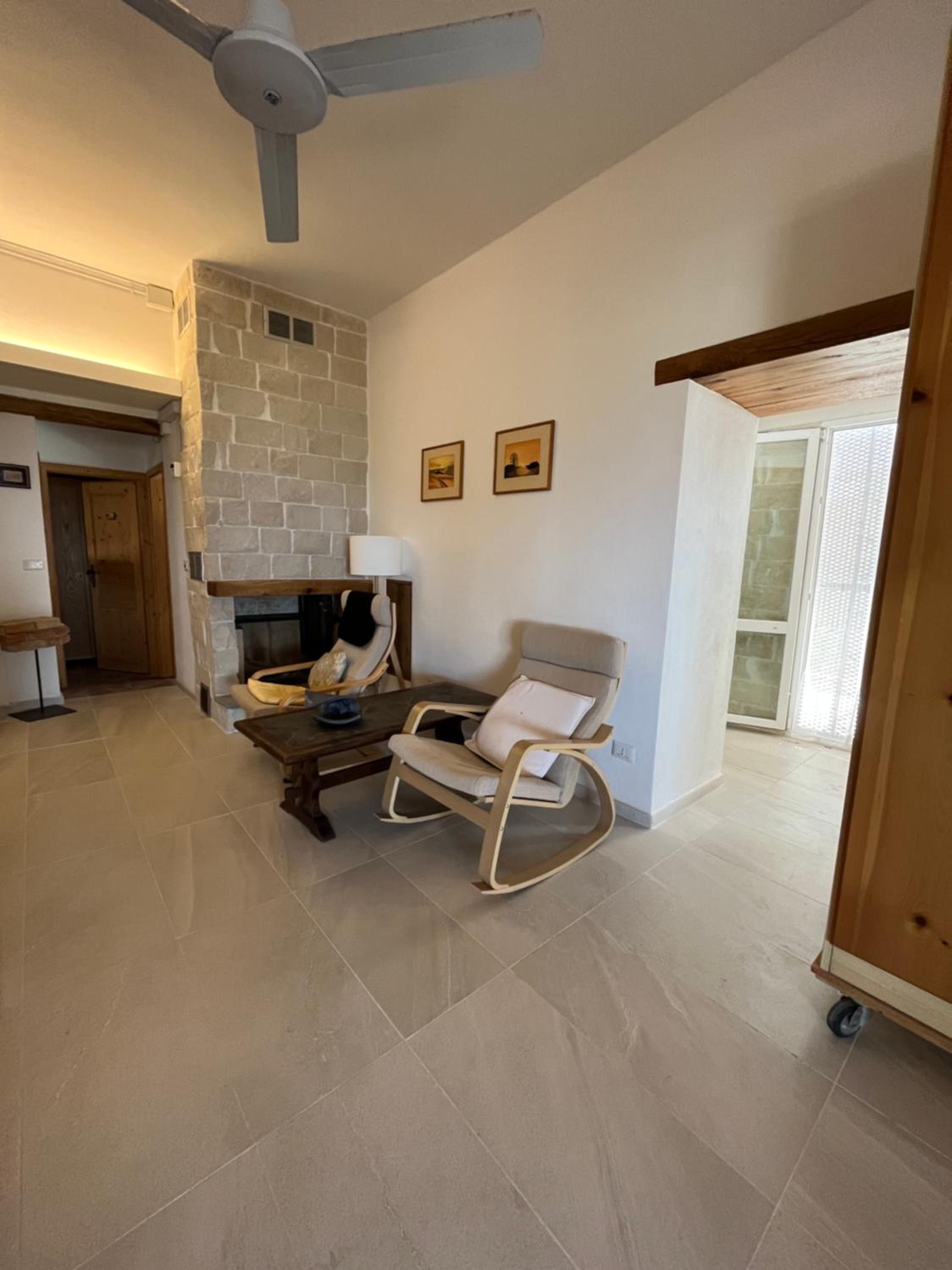 One-Bedroom House photo 1