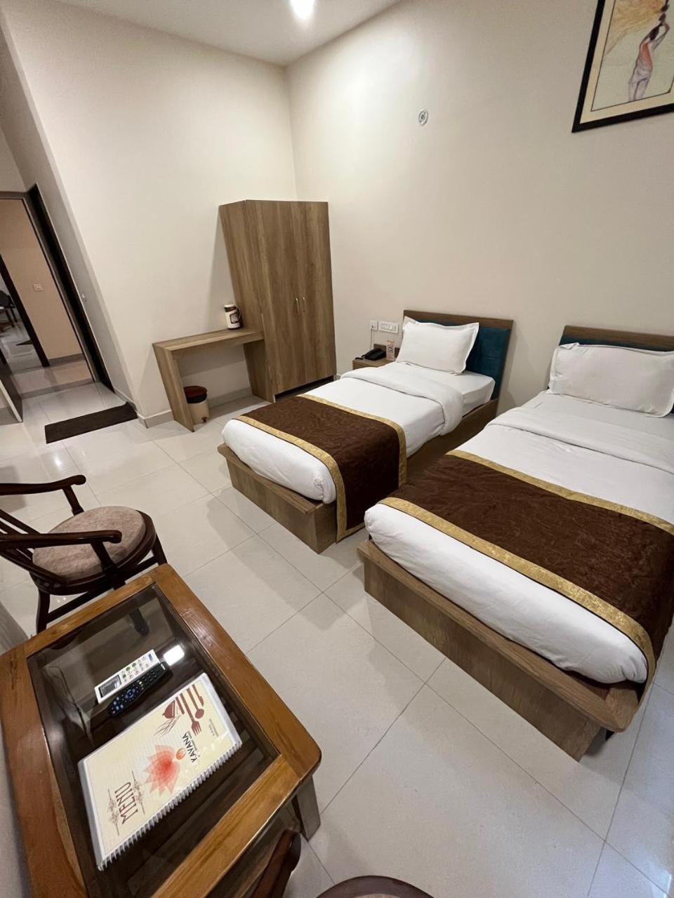 Deluxe Double or Twin Room - Photo 8