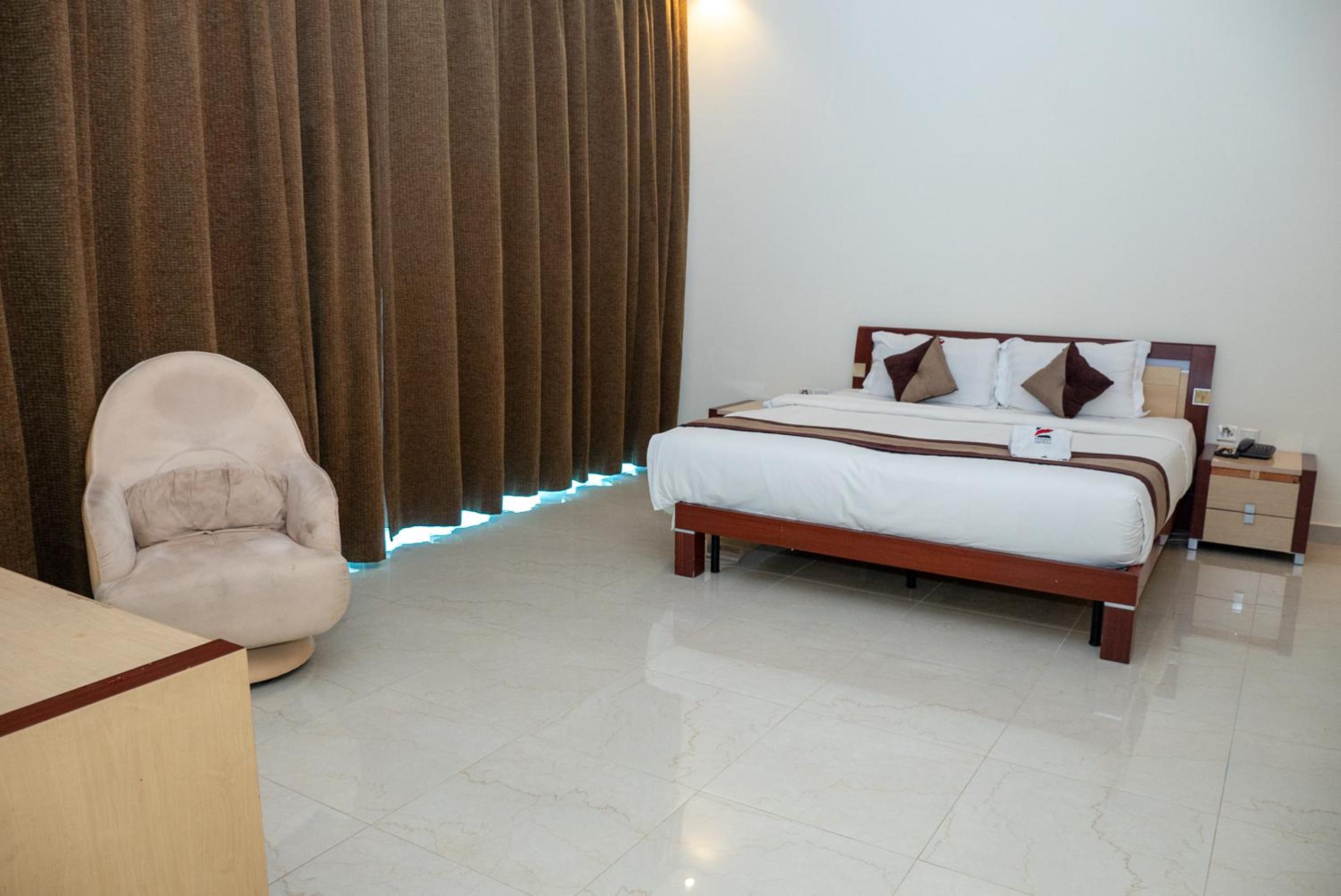 Two-Bedroom Apartment - Photo 2