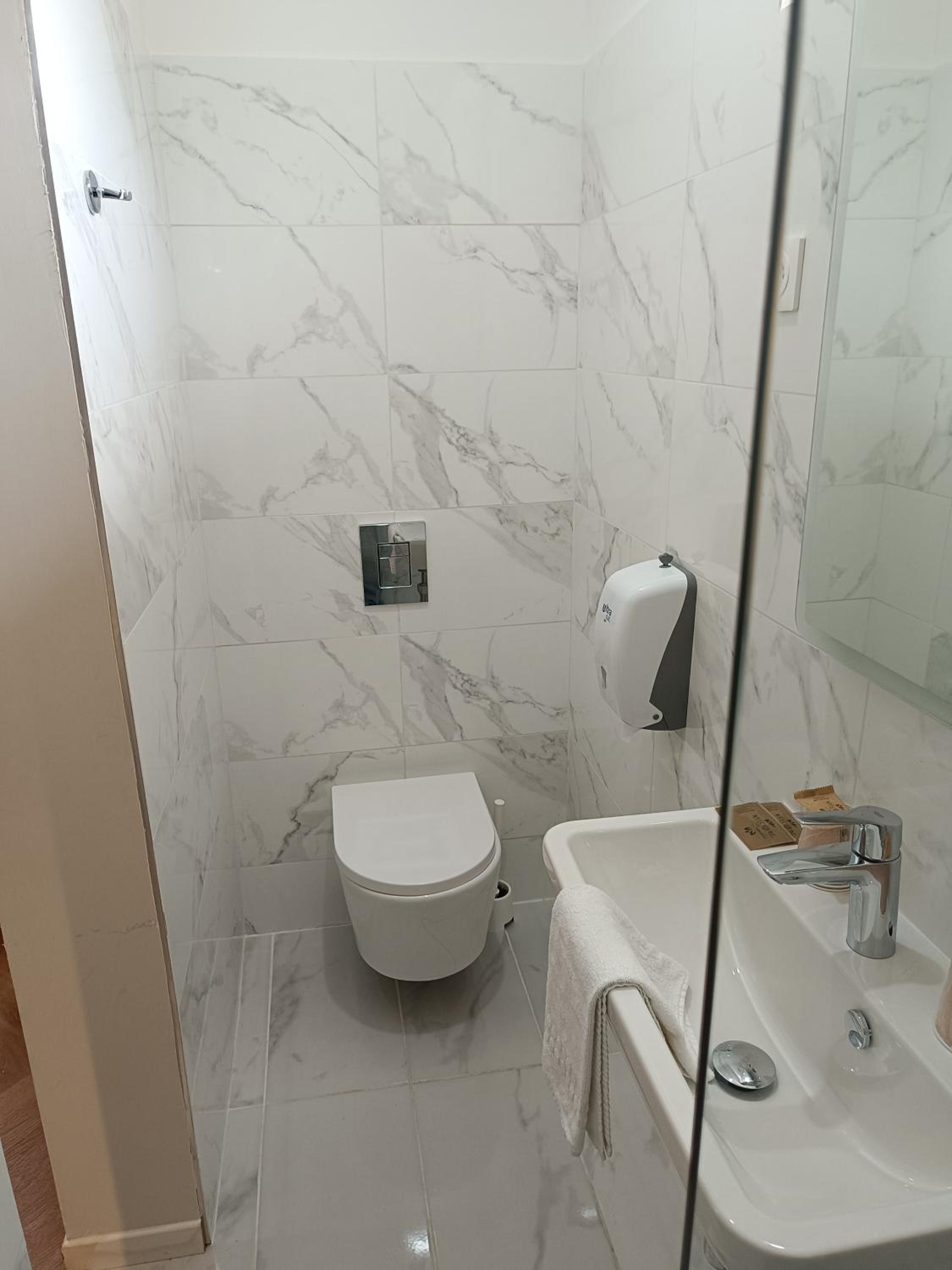 Superior Double Room - Photo 4