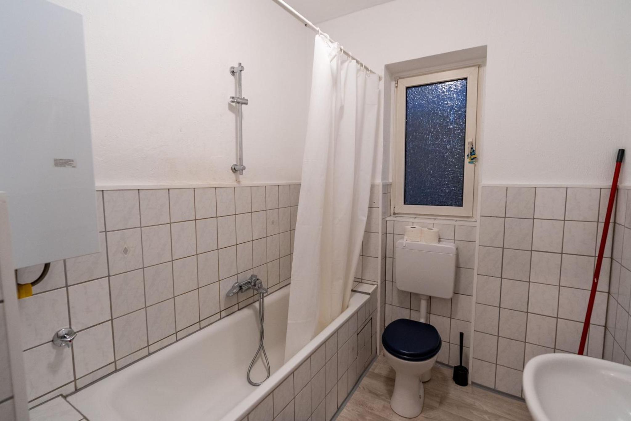 Three-Bedroom Apartment With Balcony photo 3