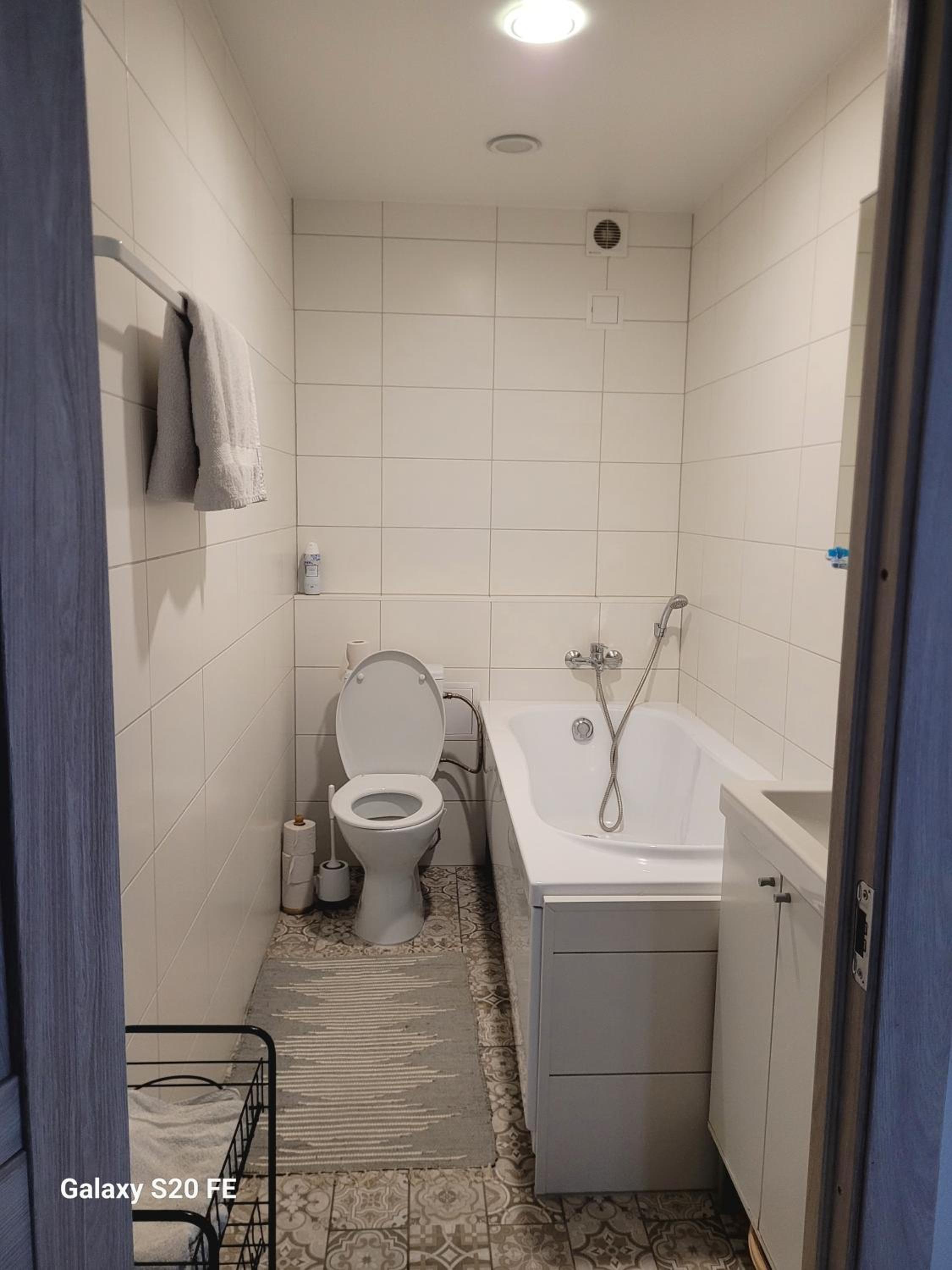 One-Bedroom Apartment photo 2